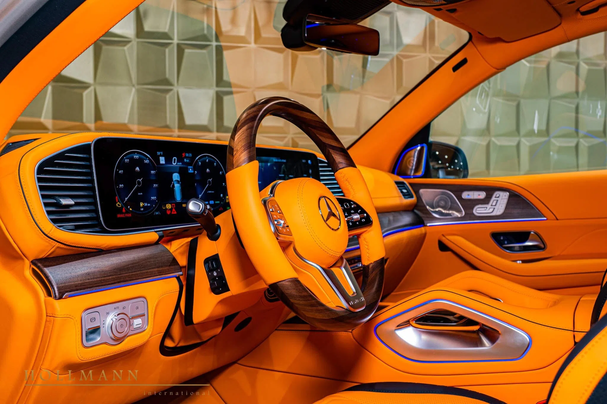 2021 Mercedes-Maybach GLS 600 interior, dashboard, Customized Mandarin + Black