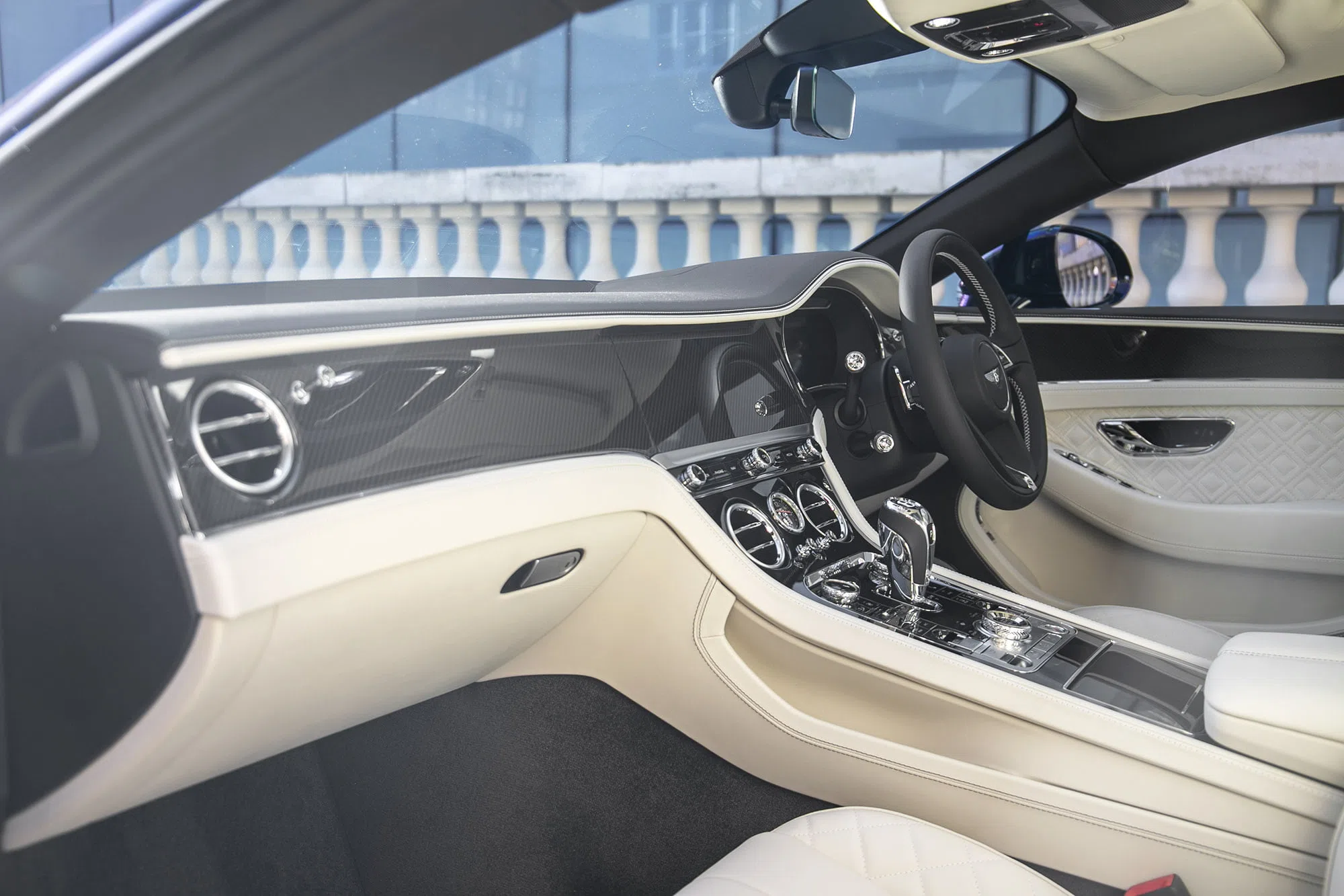 2021 Bentley Continental GT interior, dashboard, Beige