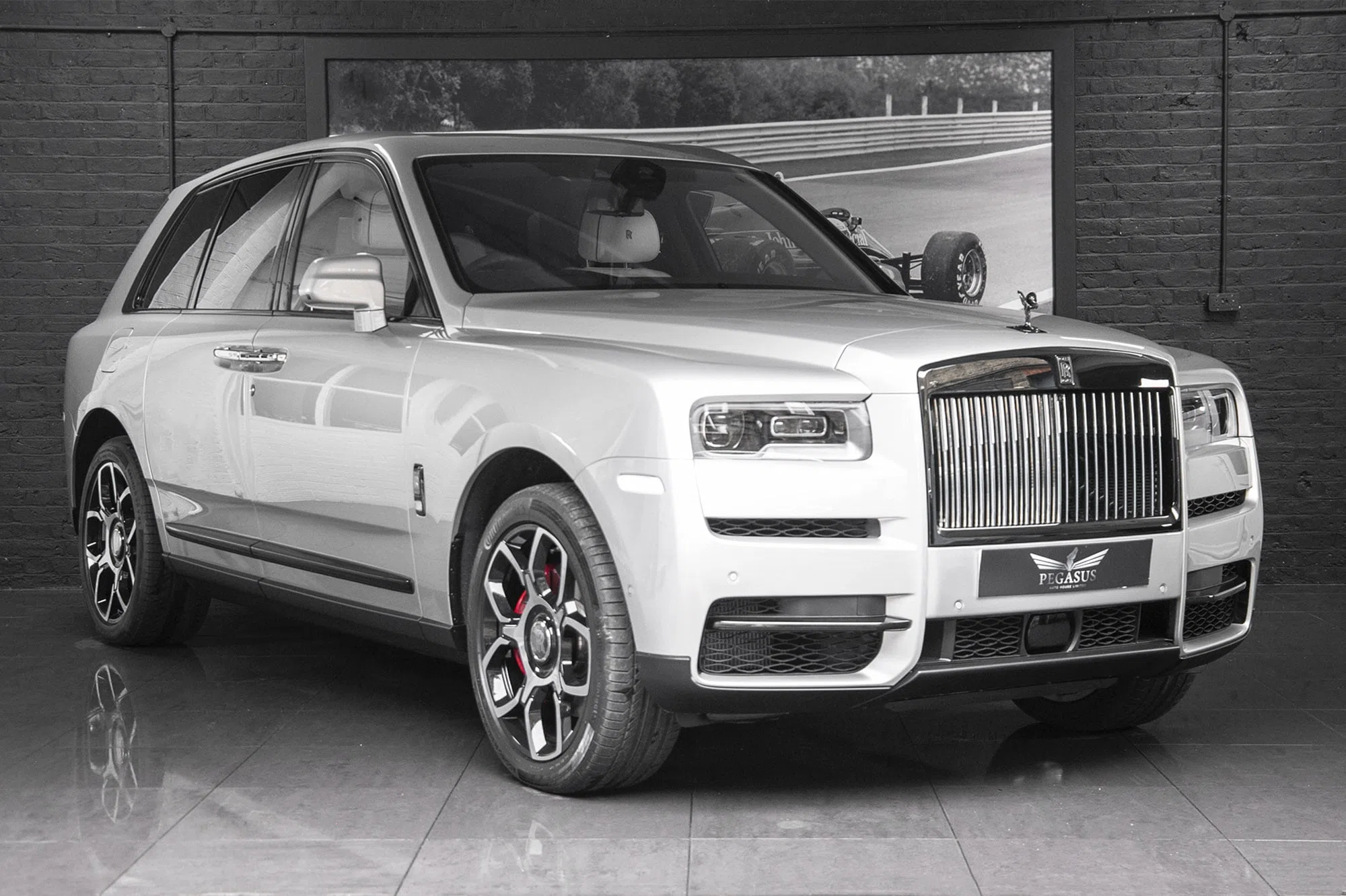 2021 Rolls-Royce Cullinan Black Badge for sale, exterior, Premiere Silver