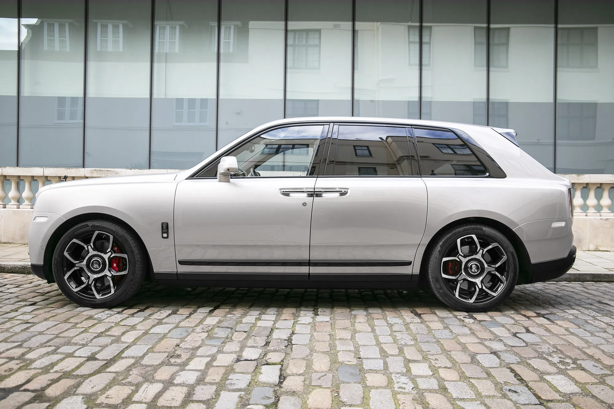 2021 Rolls-Royce Cullinan Black Badge for sale, exterior, Premiere Silver