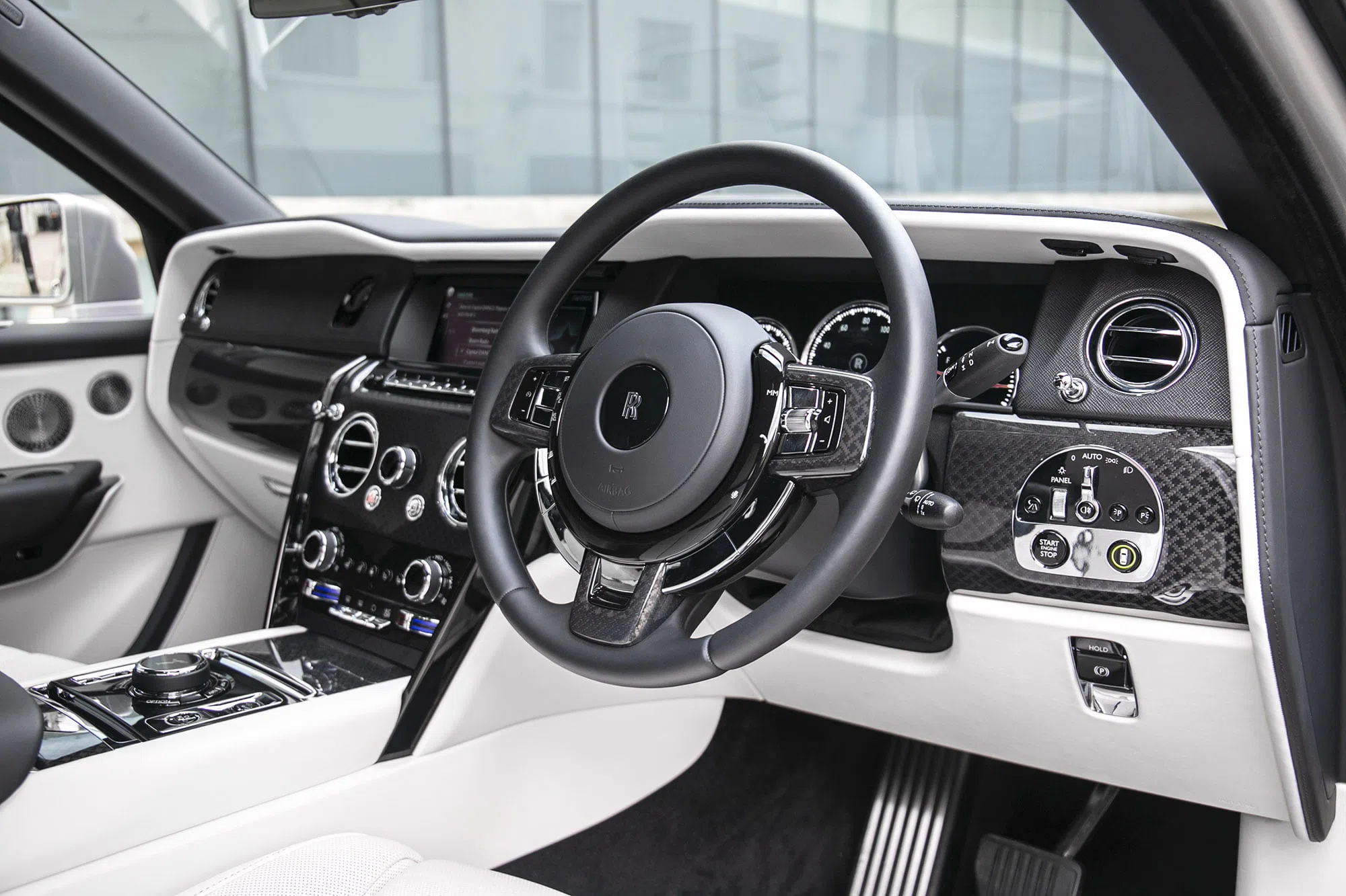 2021 Rolls-Royce Cullinan Black Badge interior, dashboard, Grace White
