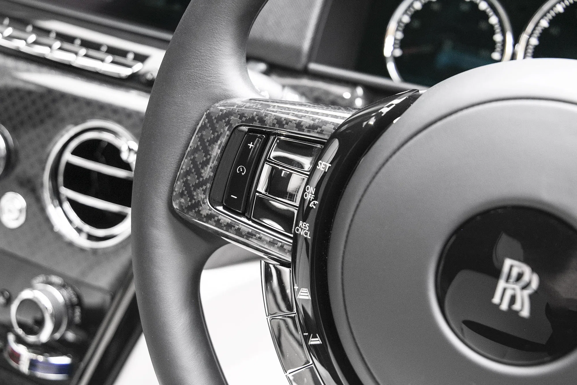 2021 Rolls-Royce Cullinan Black Badge interior, Grace White