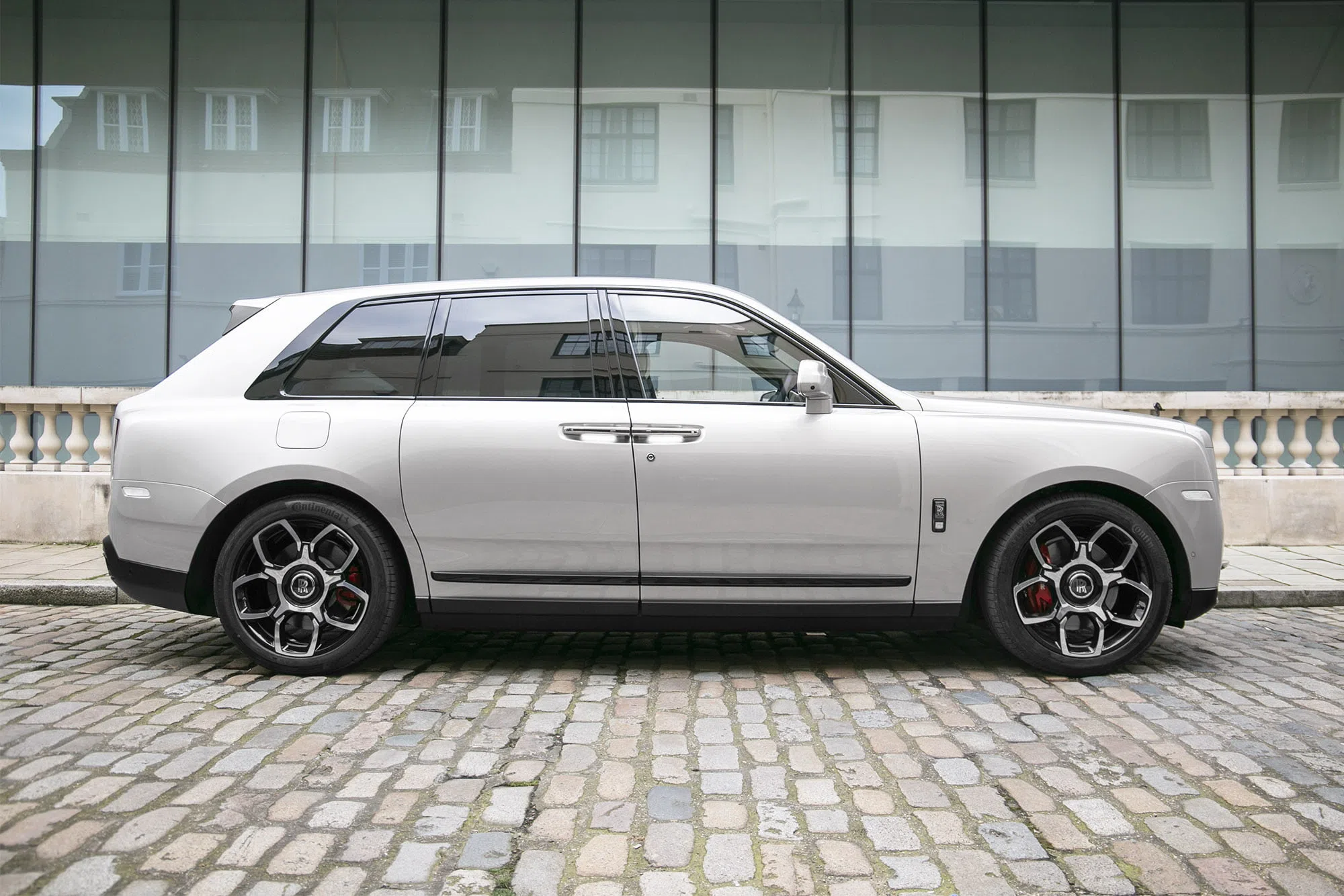 2021 Rolls-Royce Cullinan Black Badge for sale, exterior, Premiere Silver
