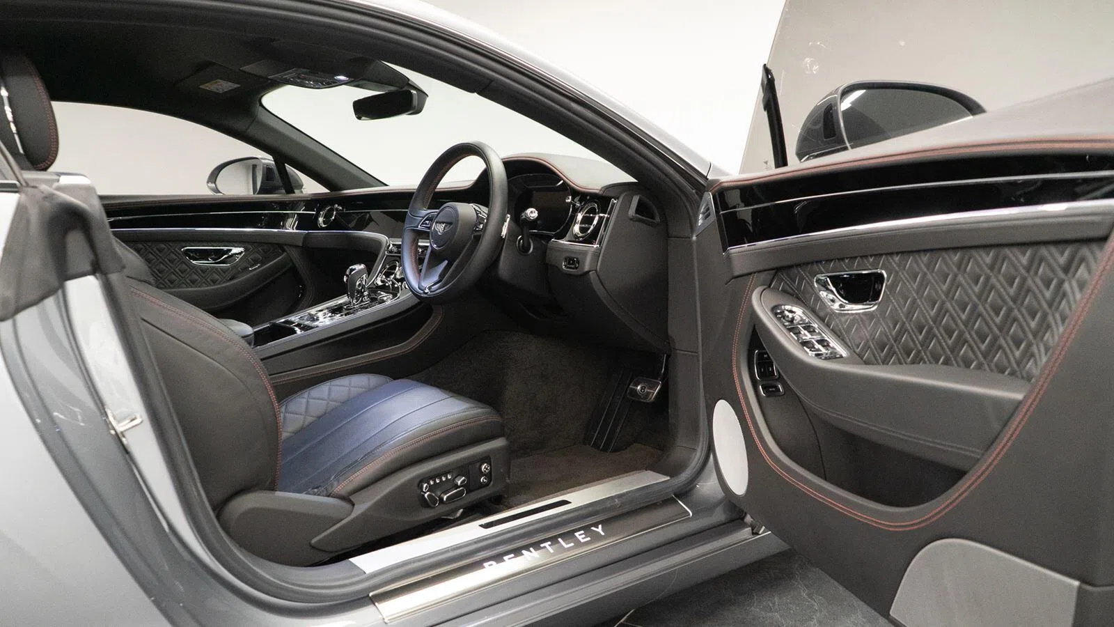 2018 Bentley CONTINENTAL GT interior, Beluga Leather