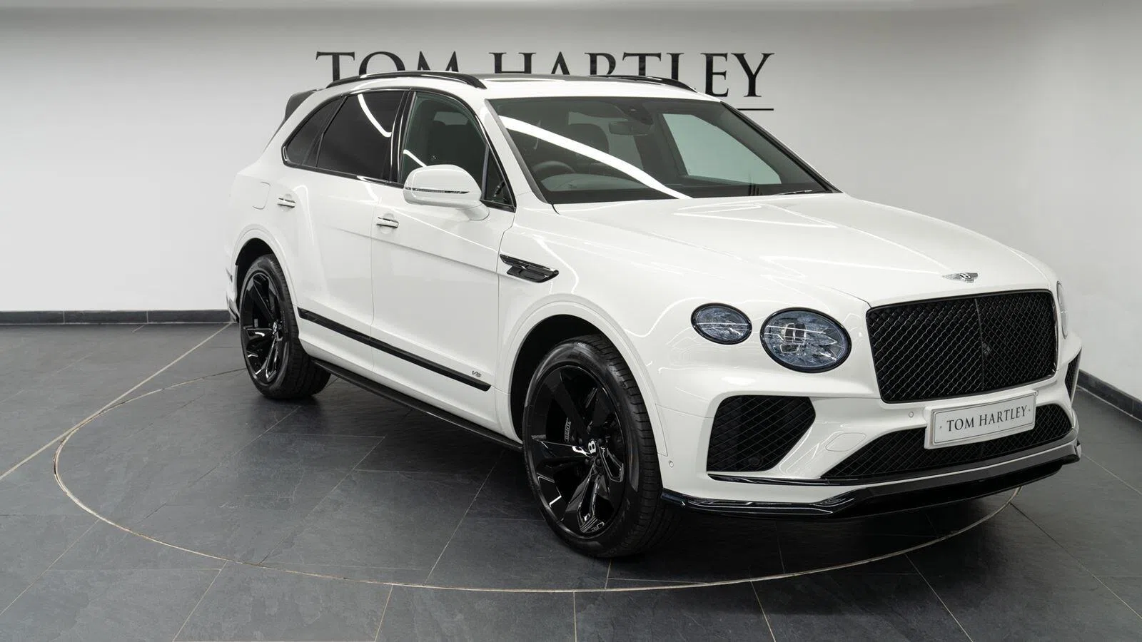 2021 Bentley Bentayga Mulliner 7 Seats for sale, exterior, Glacier White