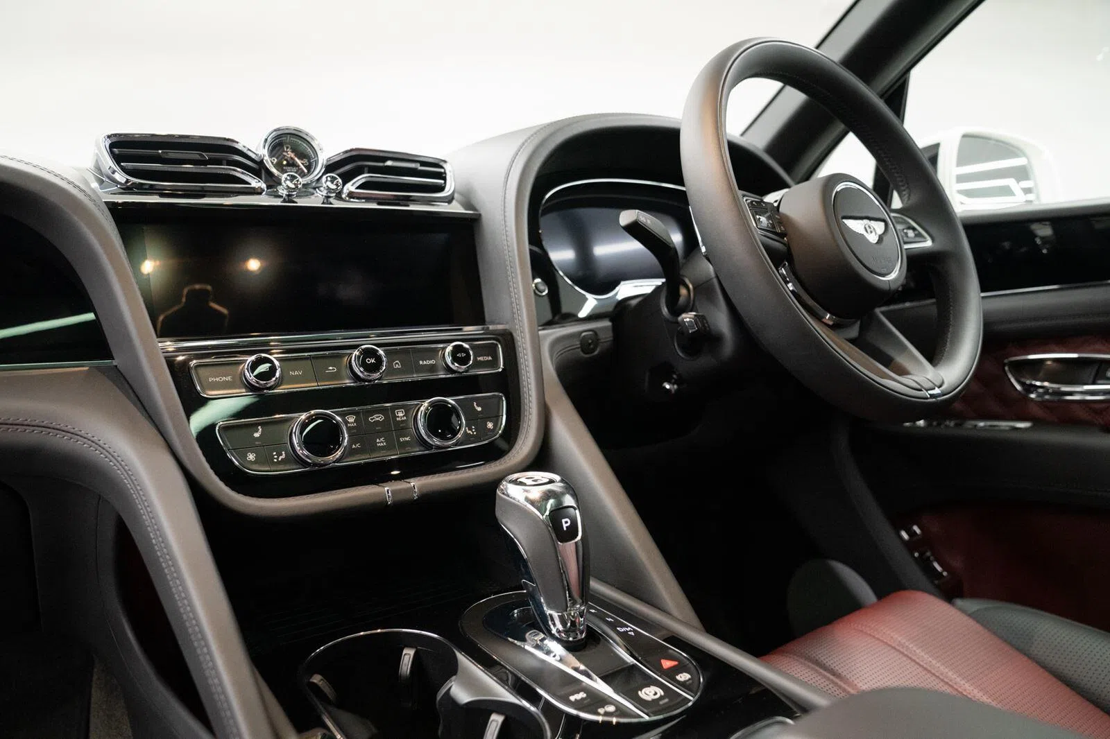 2021 Bentley Bentayga Mulliner 7 Seats interior, dashboard, Leather