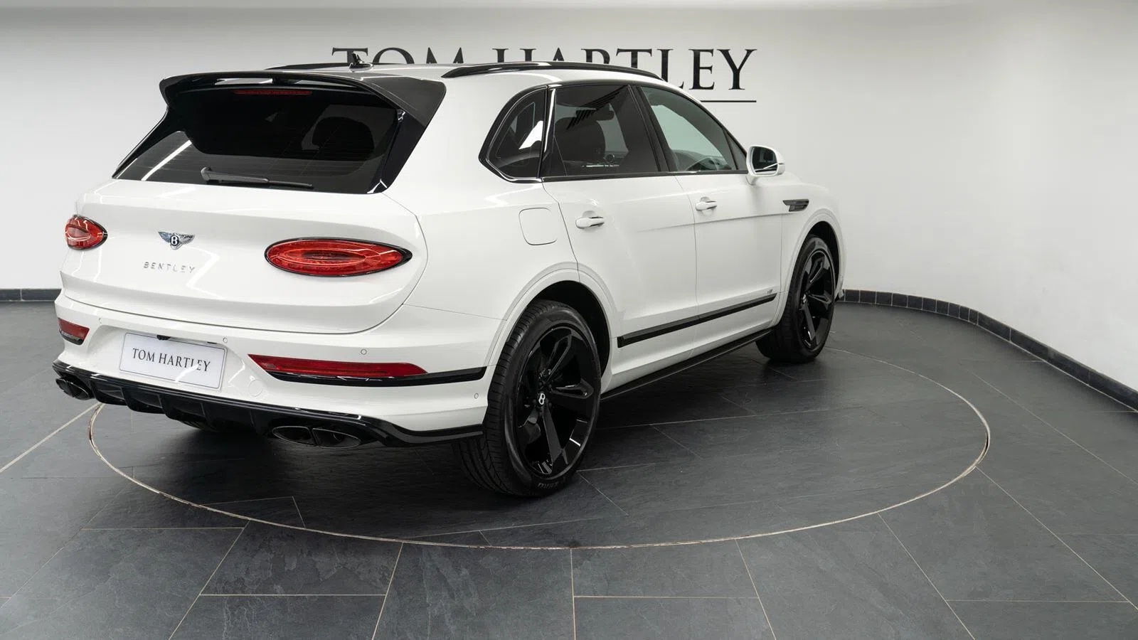 2021 Bentley Bentayga Mulliner 7 Seats for sale, exterior, Glacier White
