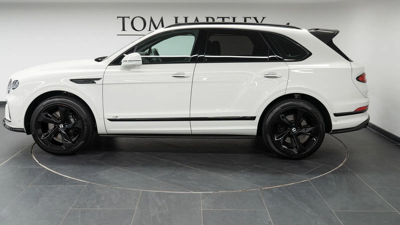 2021 Bentley Bentayga Mulliner 7 Seats for sale, exterior, Glacier White