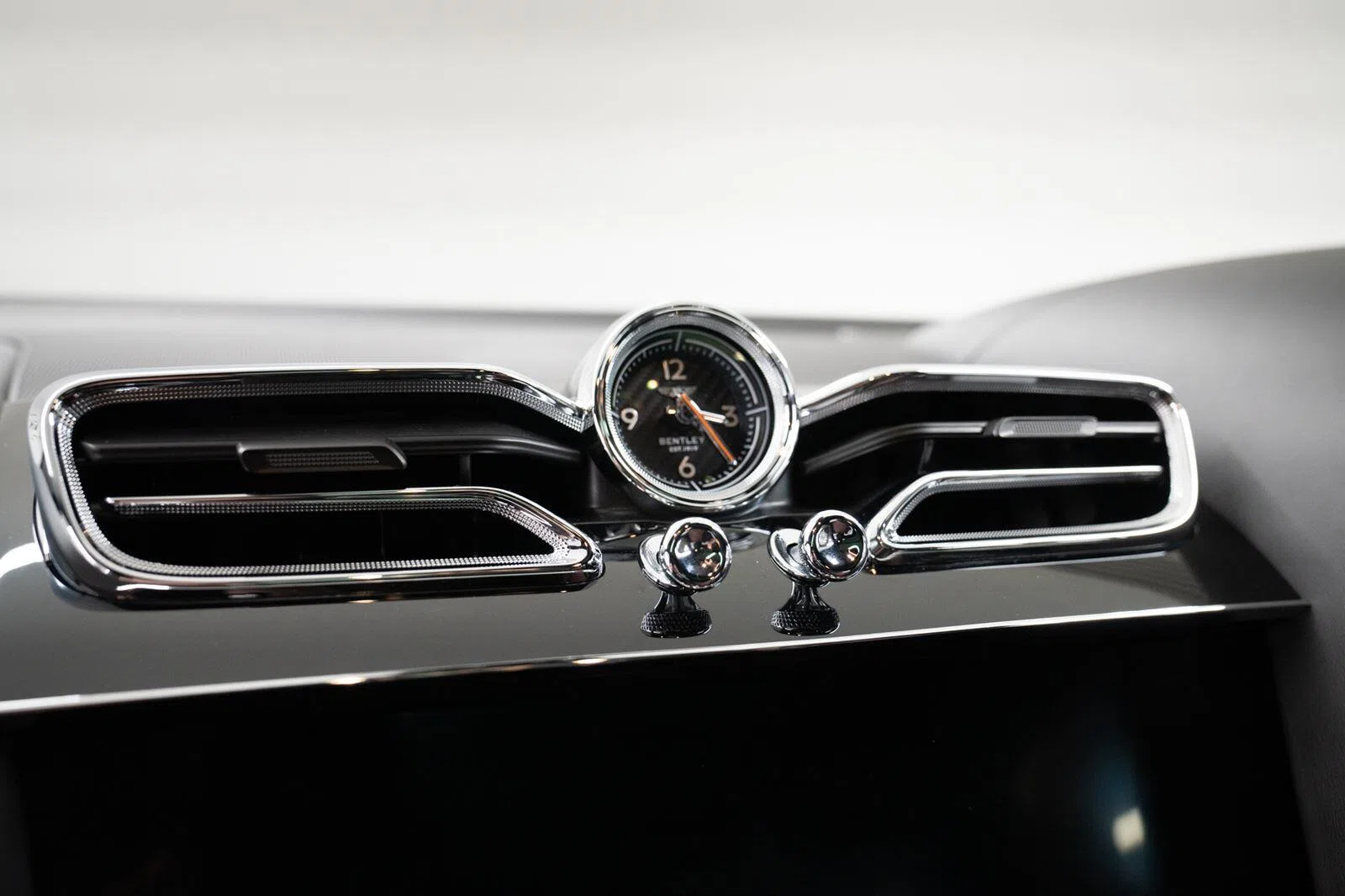 2021 Bentley Bentayga Mulliner 7 Seats interior, Leather