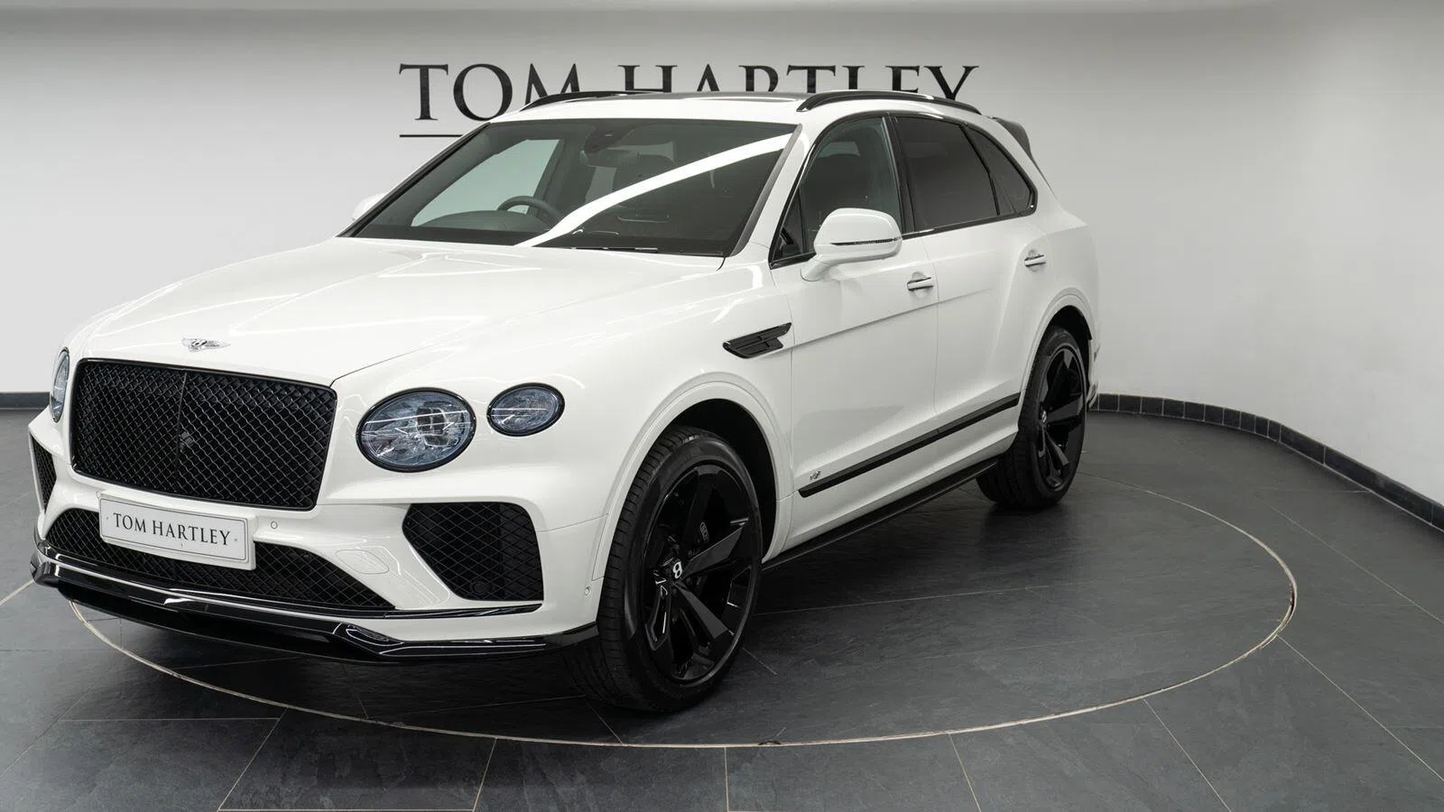 2021 Bentley Bentayga Mulliner 7 Seats for sale, exterior, Glacier White