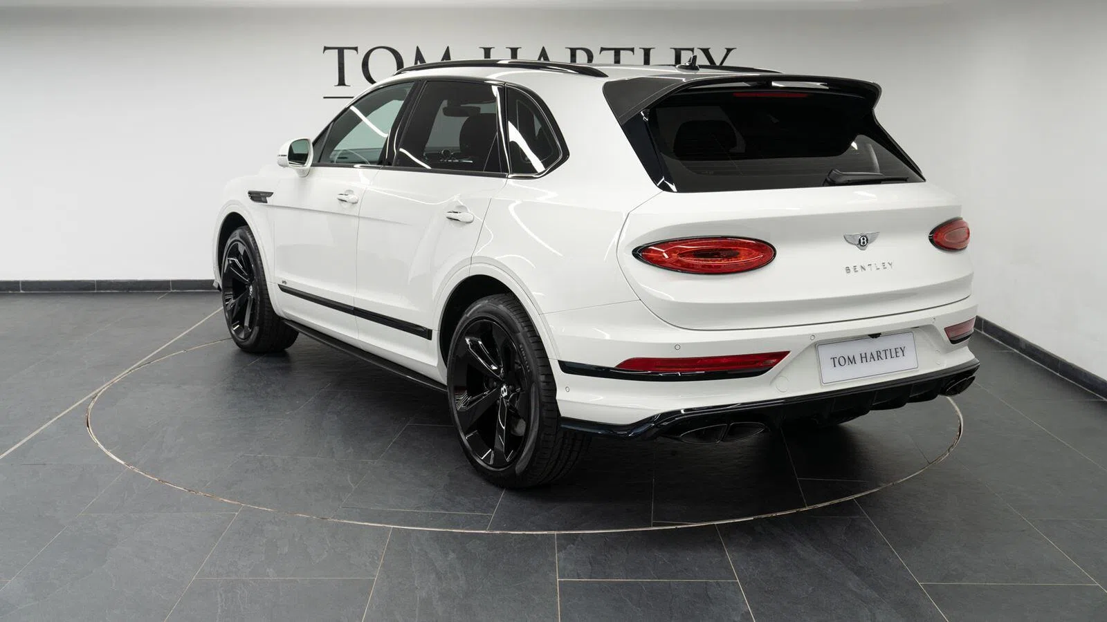 2021 Bentley Bentayga Mulliner 7 Seats for sale, exterior, Glacier White