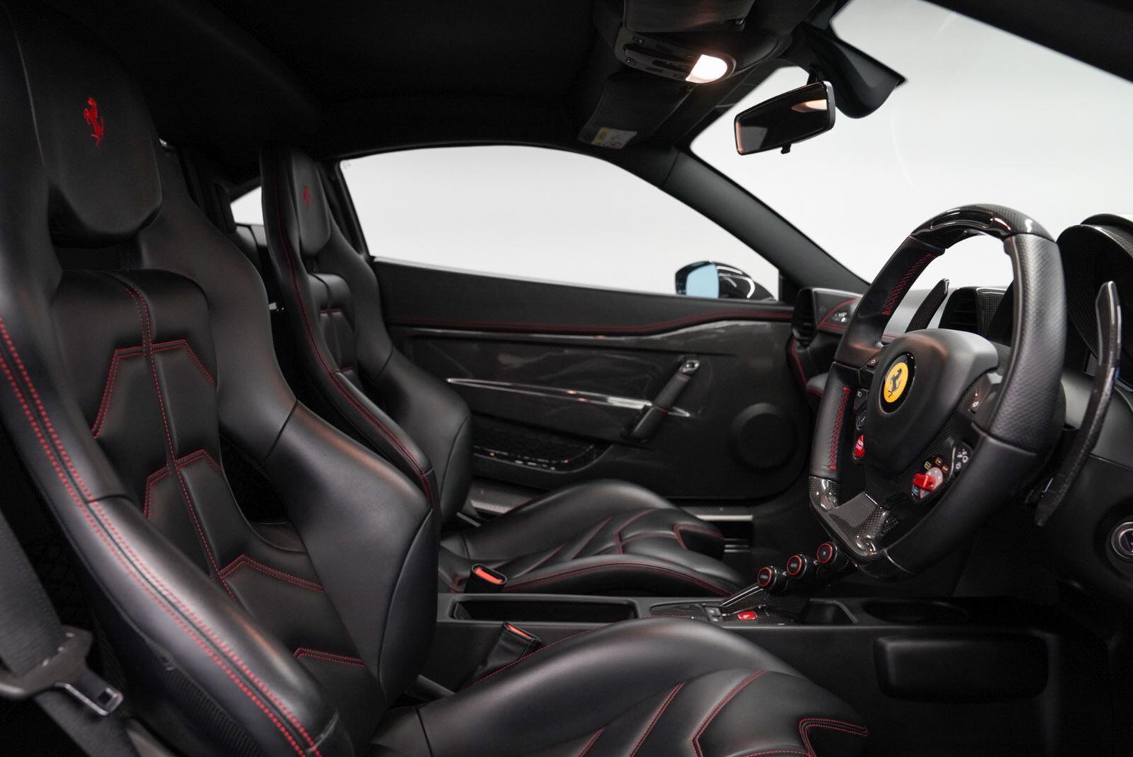 2015 Ferrari 458 Speciale, 9/16
