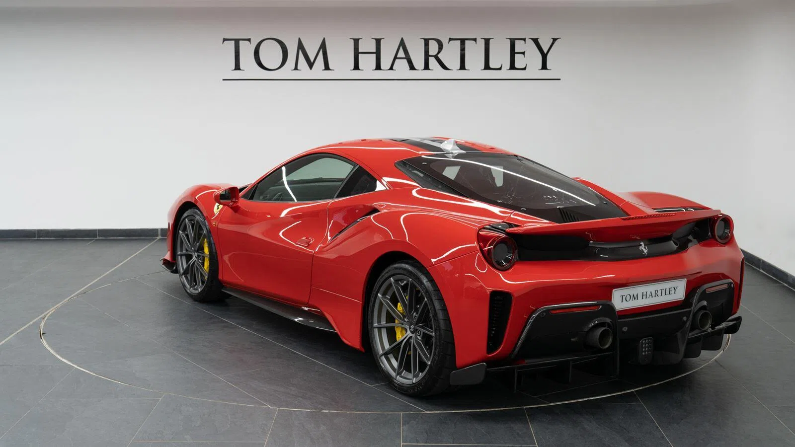 2020 Ferrari 488 PISTA, side profile, Rosso Corsa