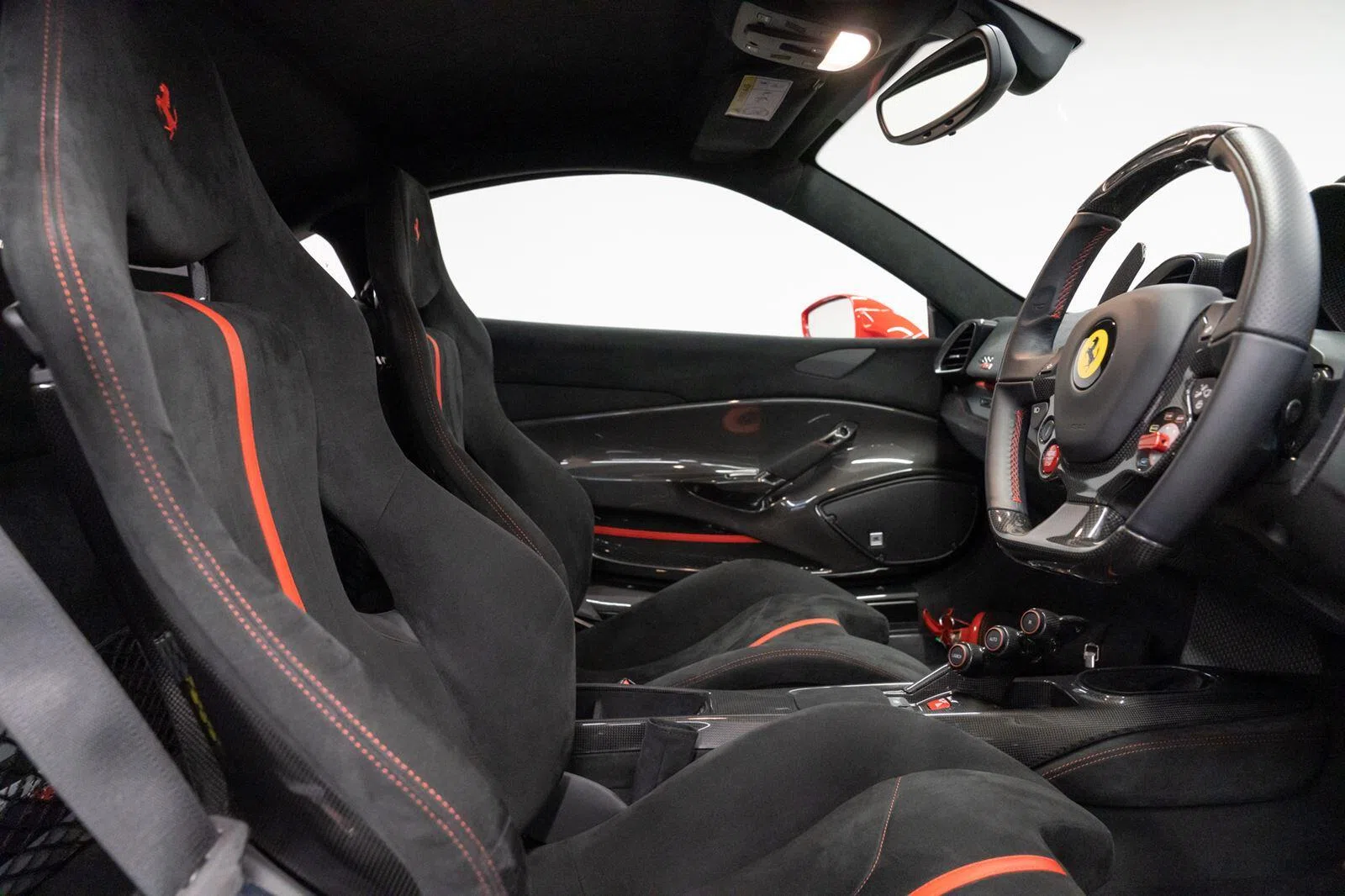 2020 Ferrari 488 PISTA interior, Alcantara