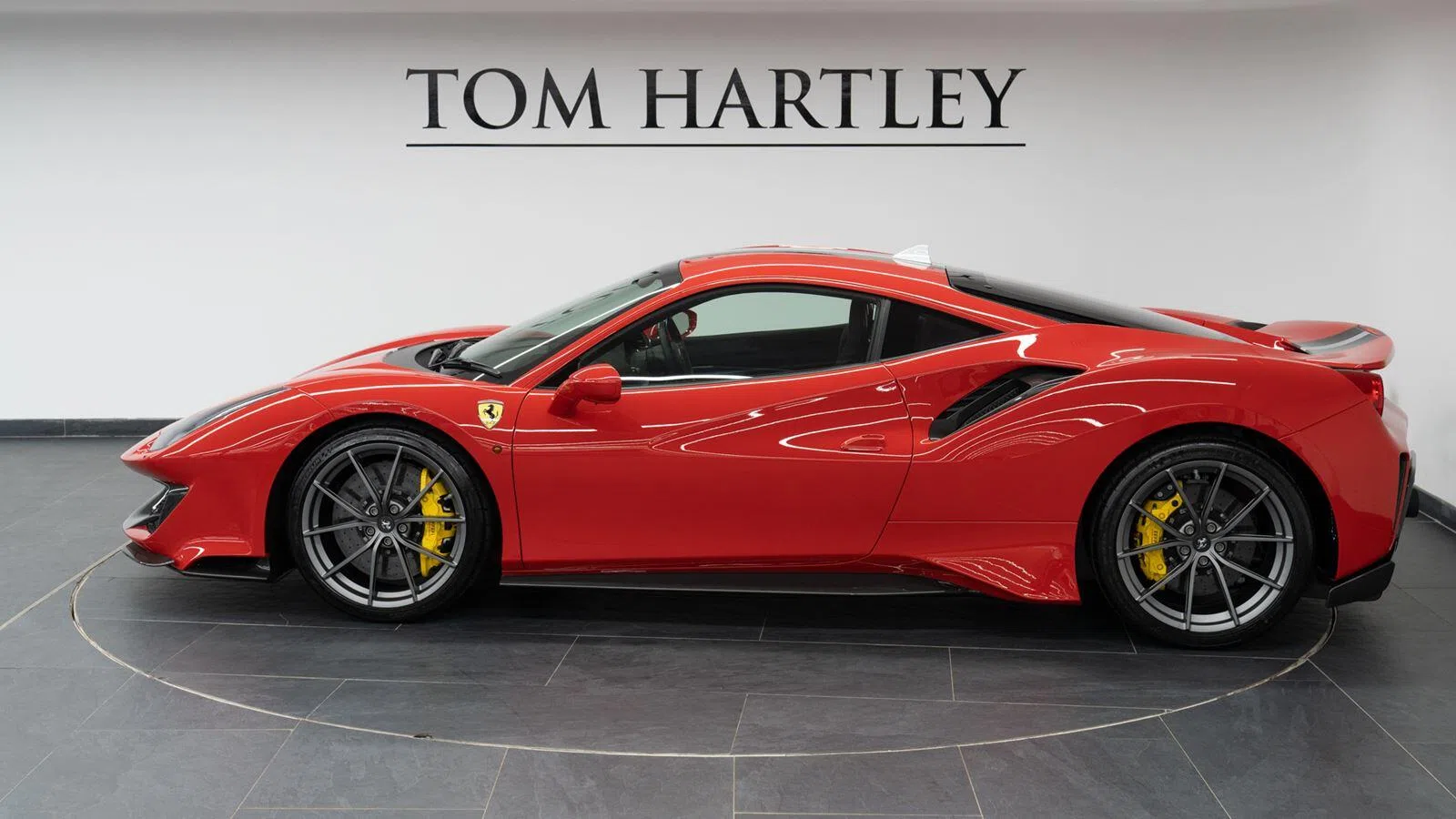 2020 Ferrari 488 PISTA, side profile, Rosso Corsa