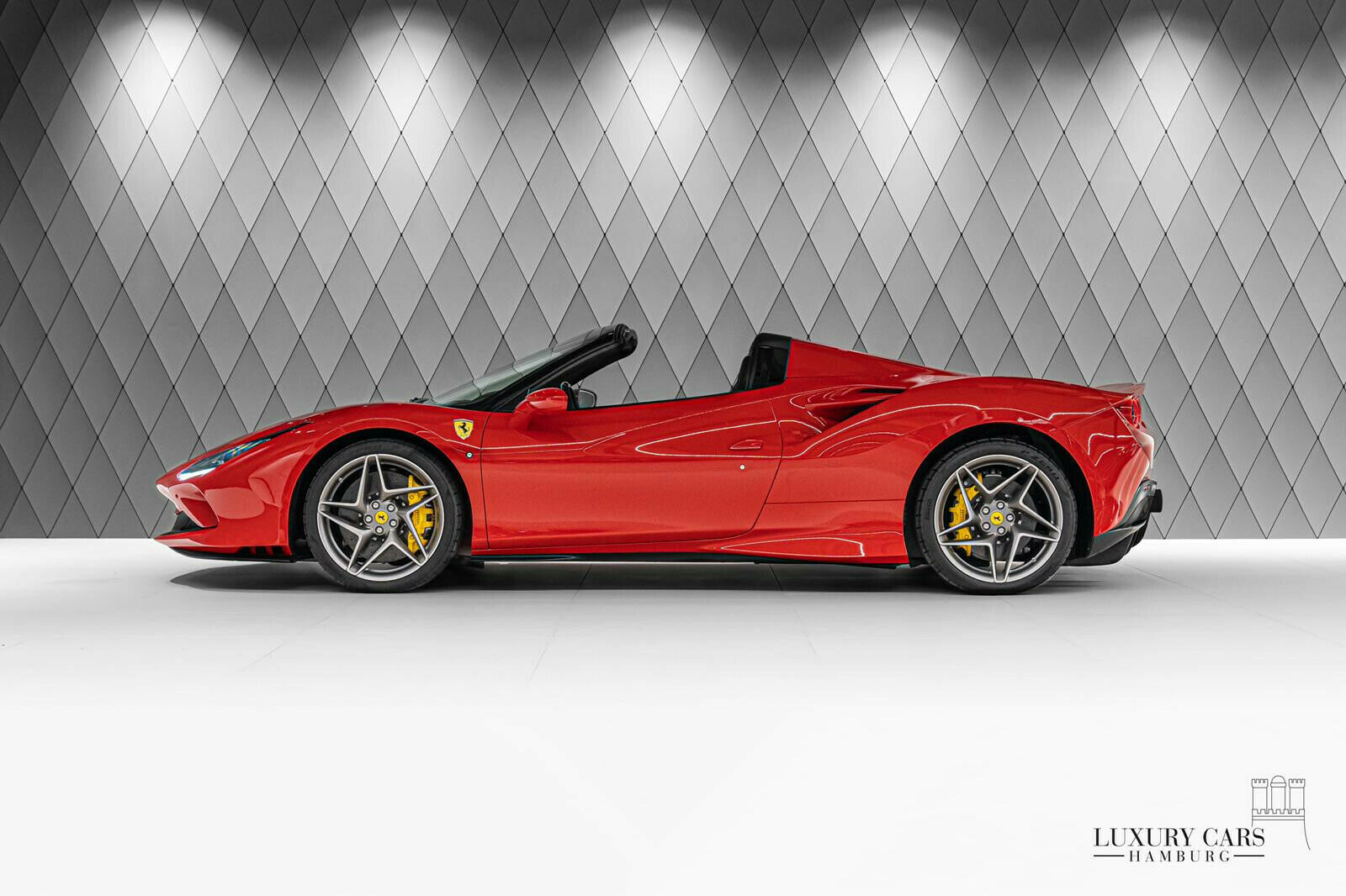 2021 Ferrari F8 Spider, 2/25