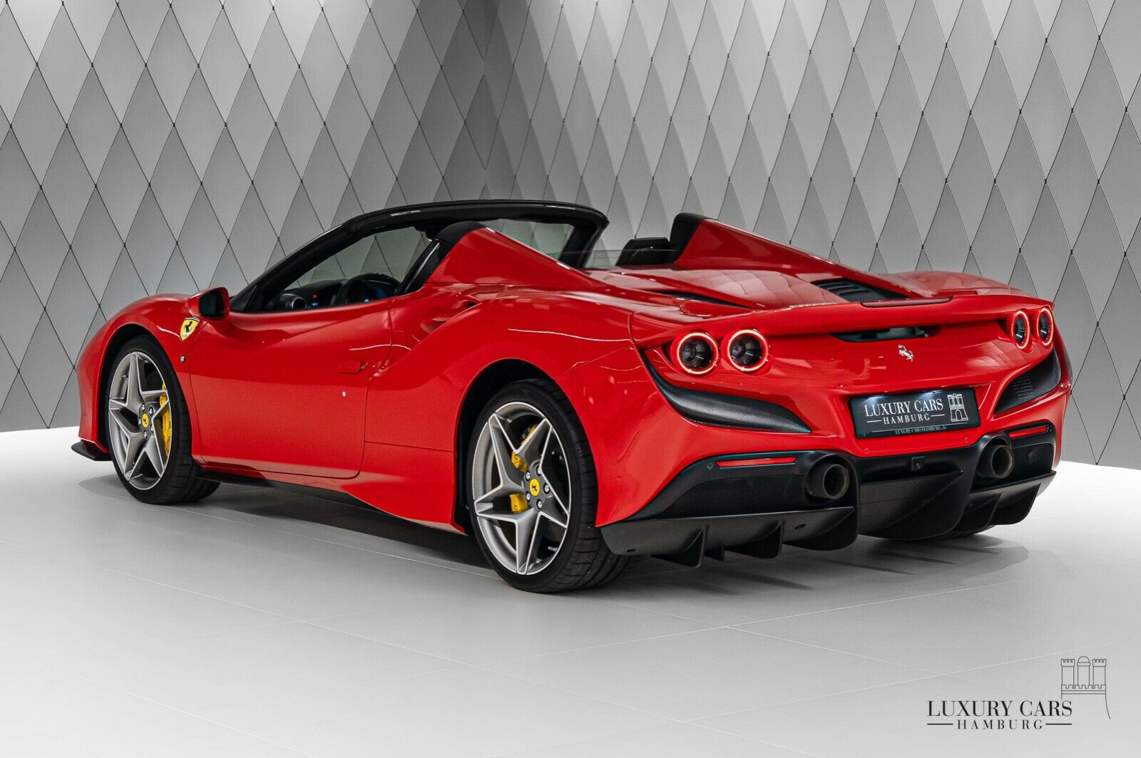 2021 Ferrari F8 Spider, 7/25