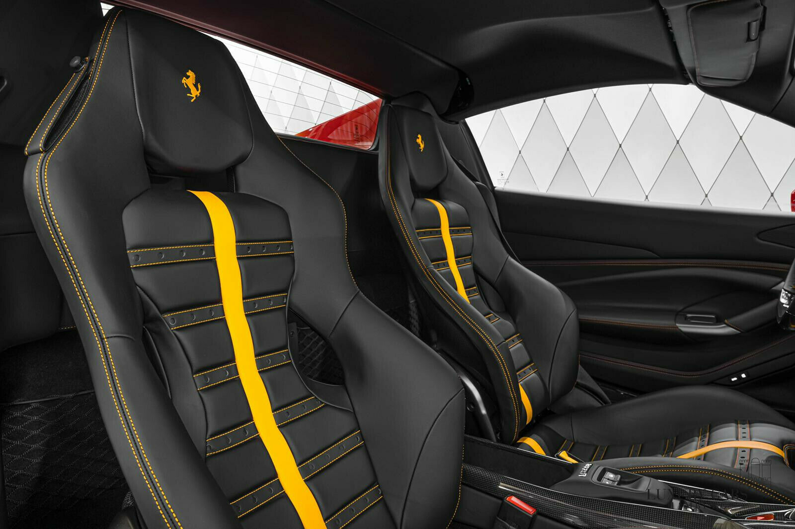 2021 Ferrari F8 Spider, 13/25