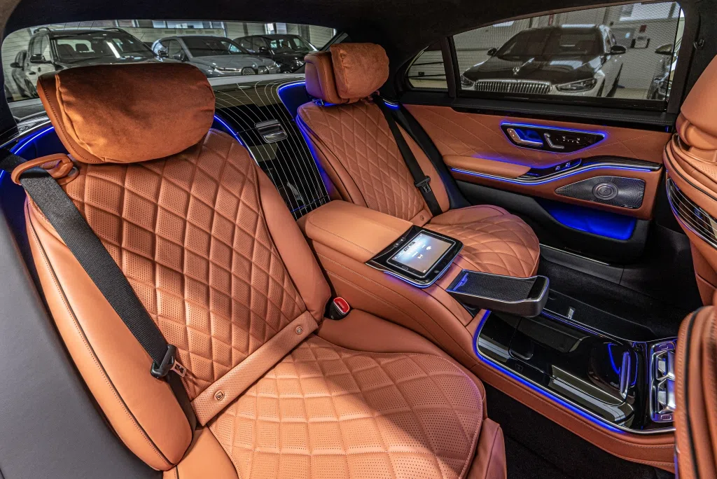 2022 Mercedes Benz S 400d Long 4Matic Hofele interior, seats