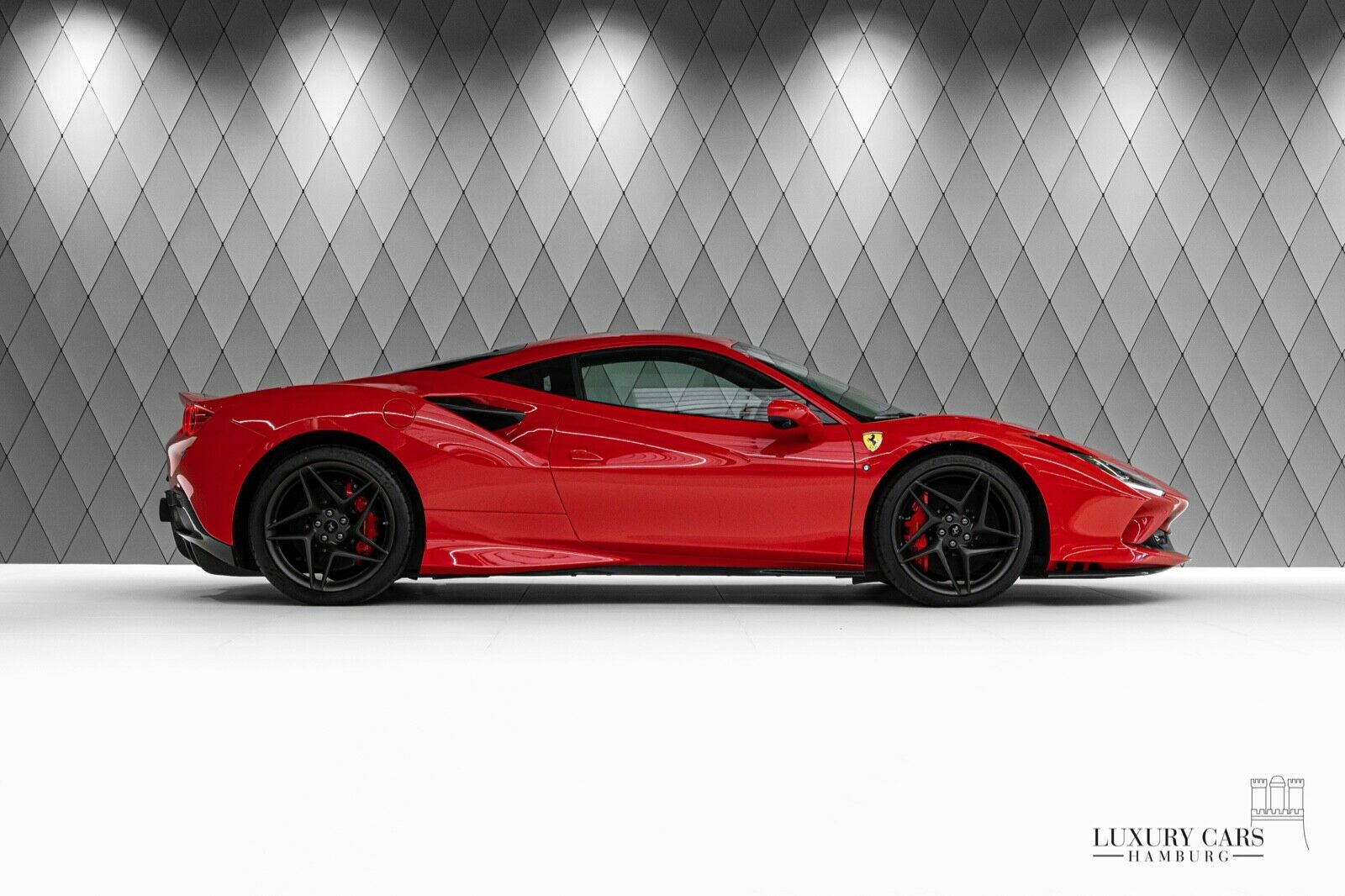 2021 Ferrari F8 Tributo Coupé, 2/16