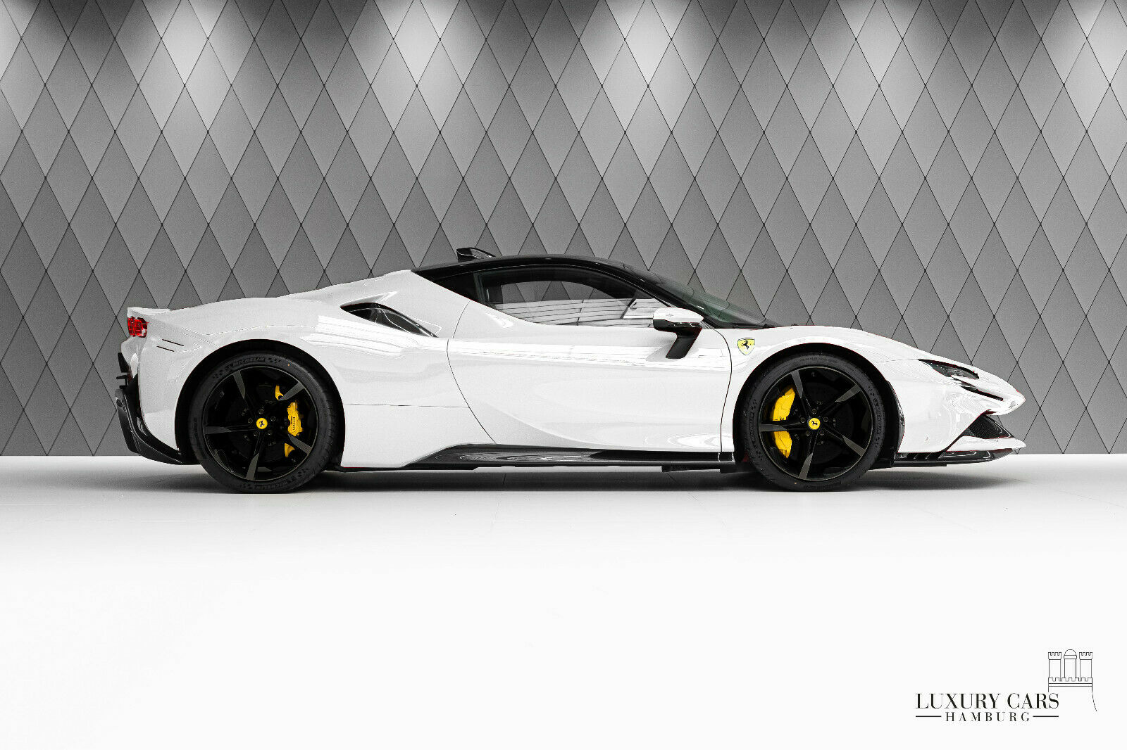 2022 Ferrari SF90 Stradale, 3/5