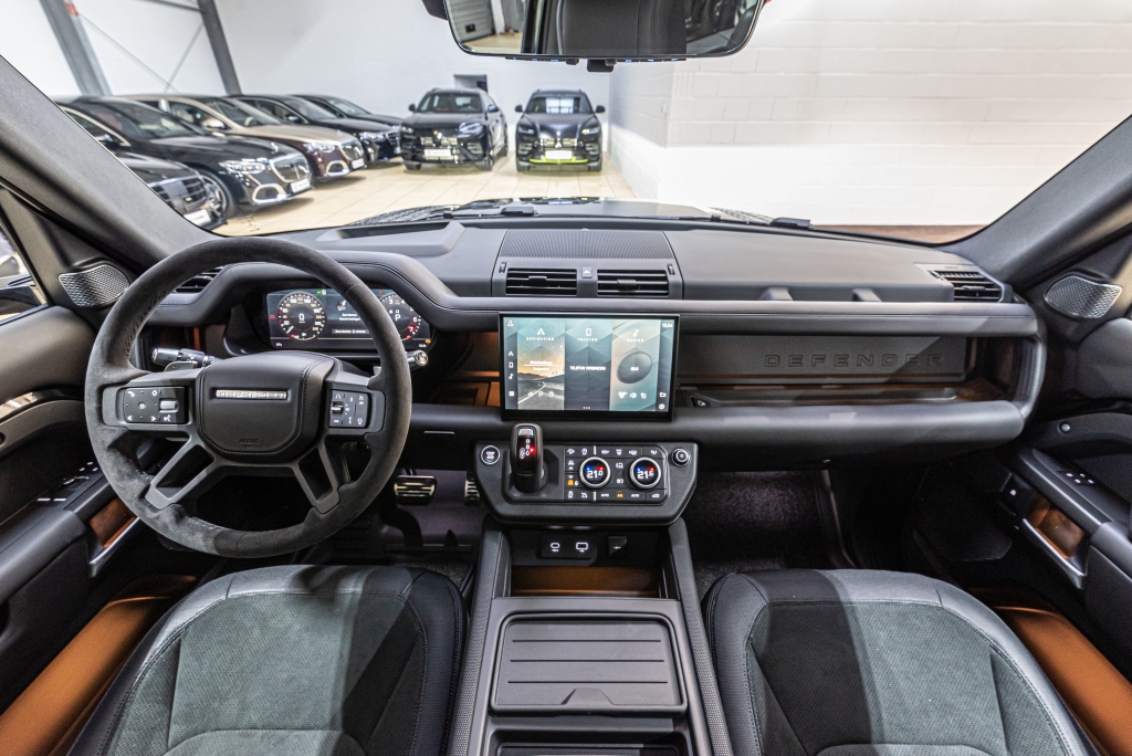 2022 Land Rover Defender 90 V8 James Bond Edition, 16/20