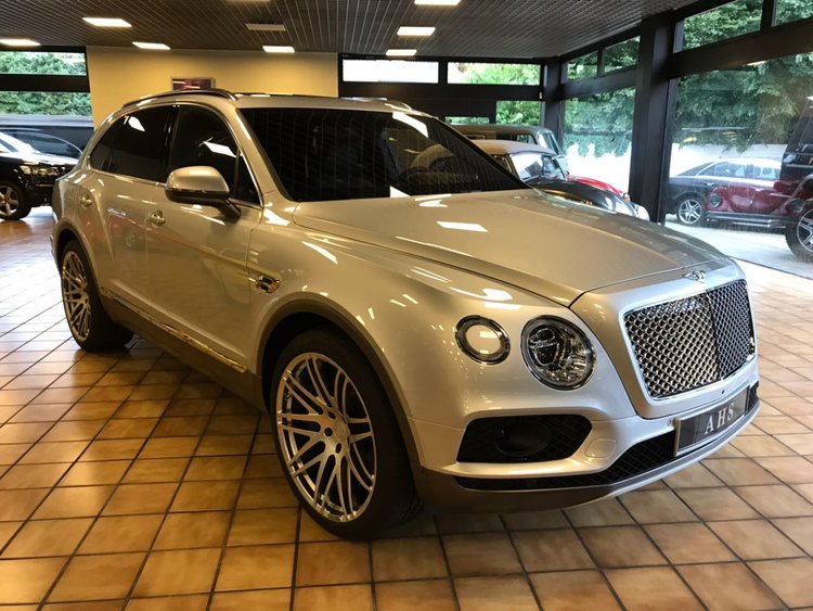 2018 Bentley Bentayga W12, 3/8