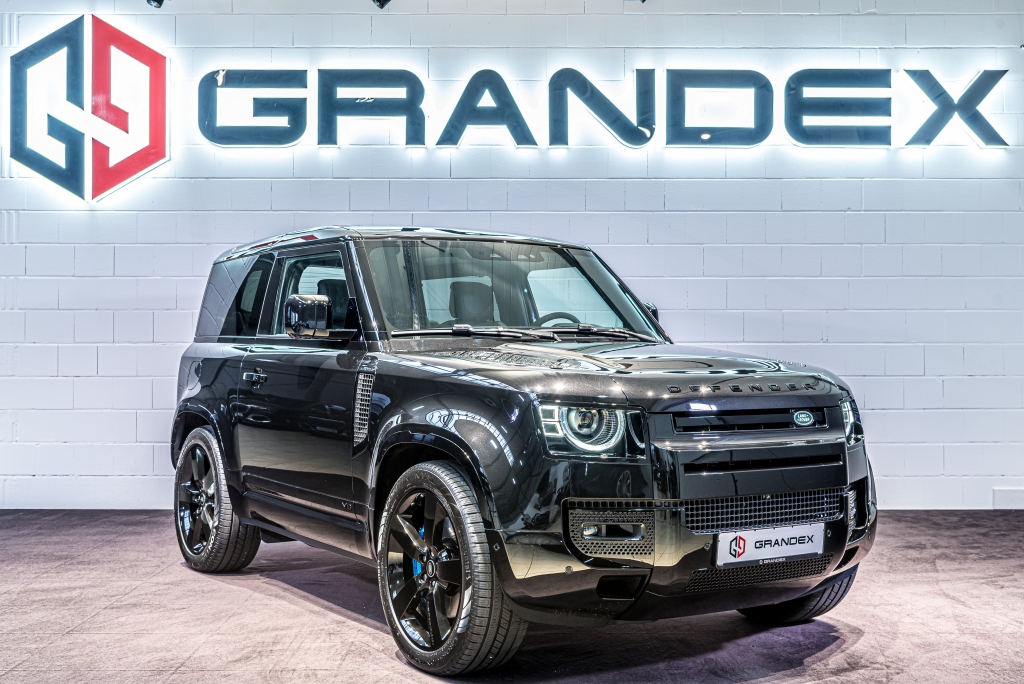 2022 Land Rover Defender 90 V8 James Bond Edition, 20/20