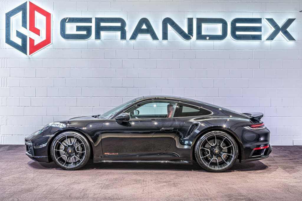 2022 Porsche 911 Turbo S, 2/20