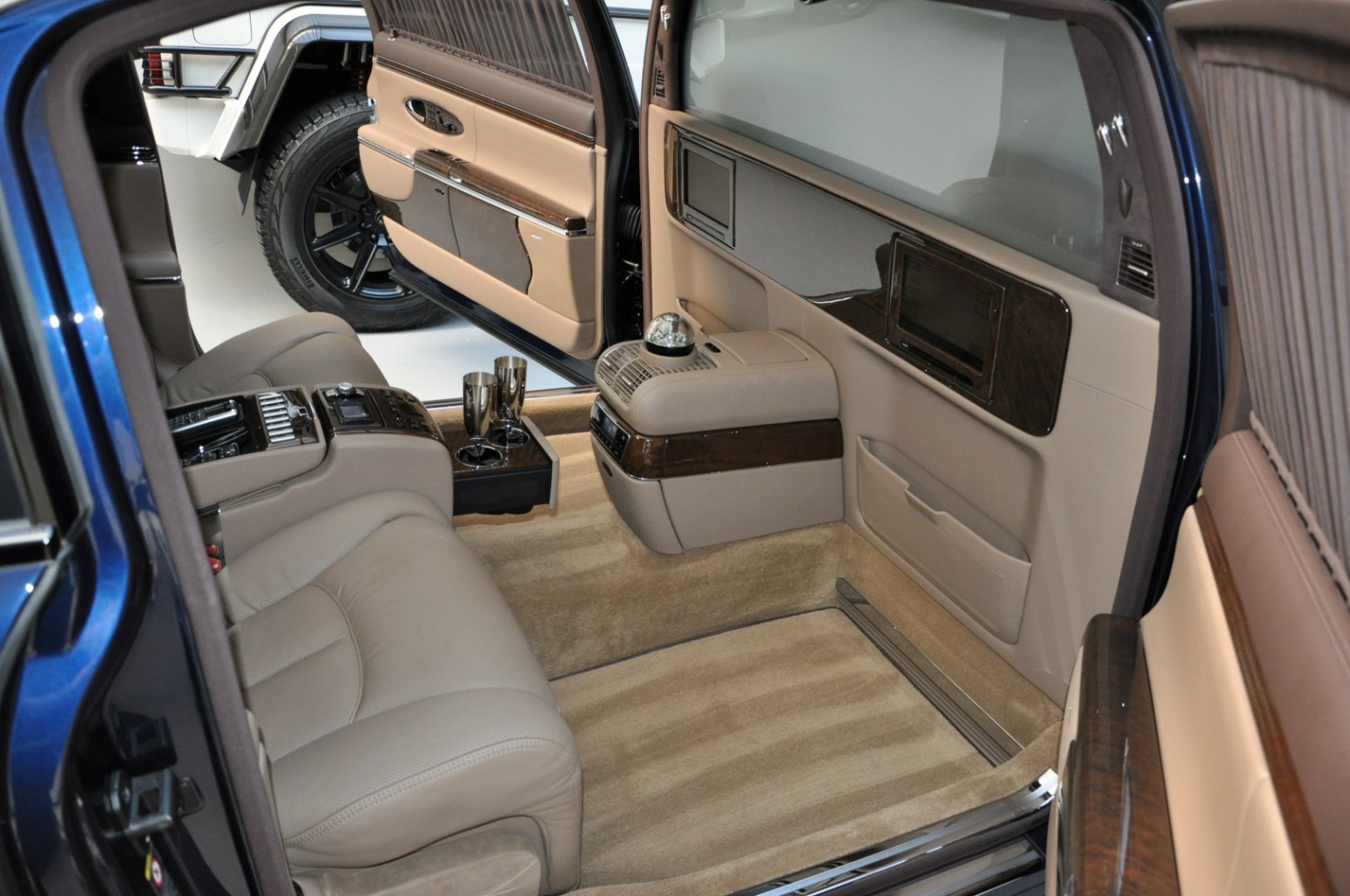 2012 Maybach 62, 6/20