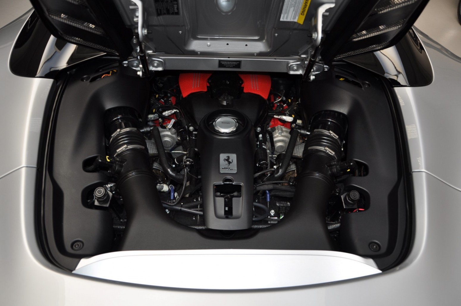 2020 Ferrari 488 Spider, 18/19