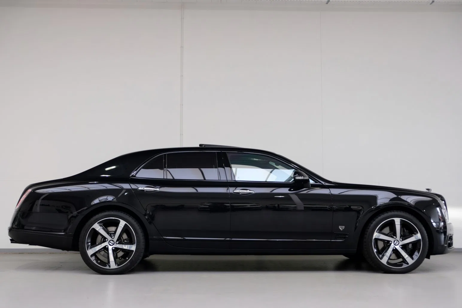 2020 Bentley Mulsanne Speed Mulliner for sale, exterior, LC9X Special Paint Onyx metallic