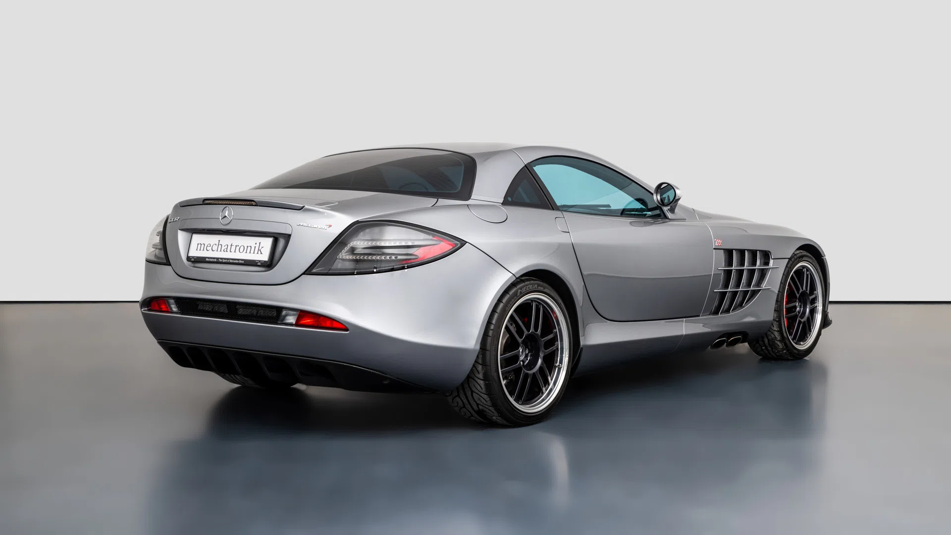 2007 Mercedes-Benz SLR McLaren 722 for sale, exterior, 701U Crystal Antimongrey metallic
