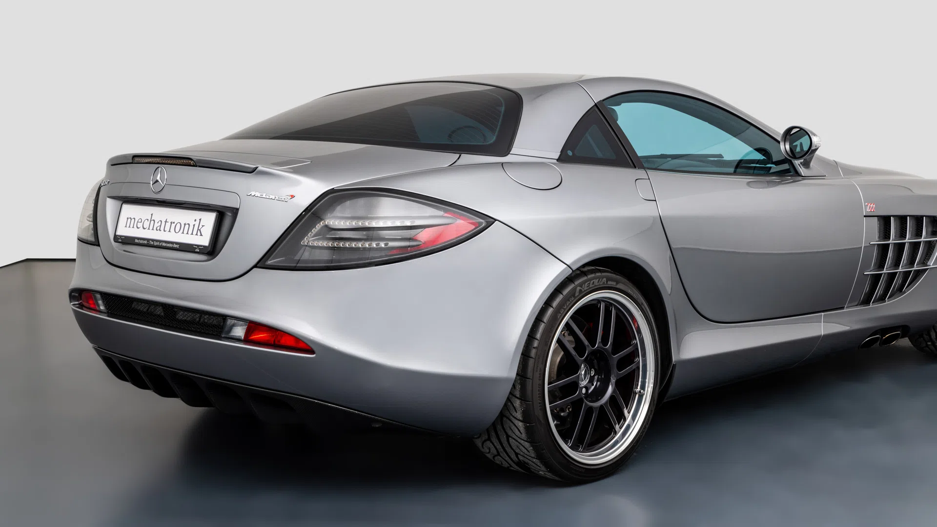 2007 Mercedes-Benz SLR McLaren 722 for sale, exterior, 701U Crystal Antimongrey metallic
