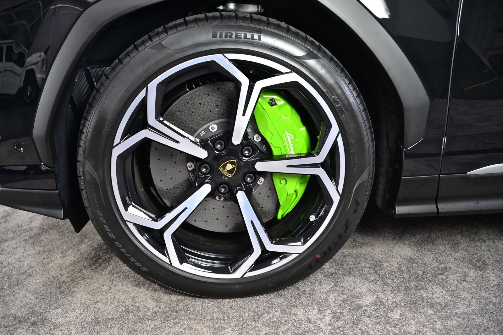 2019 Lamborghini Urus, 11/19