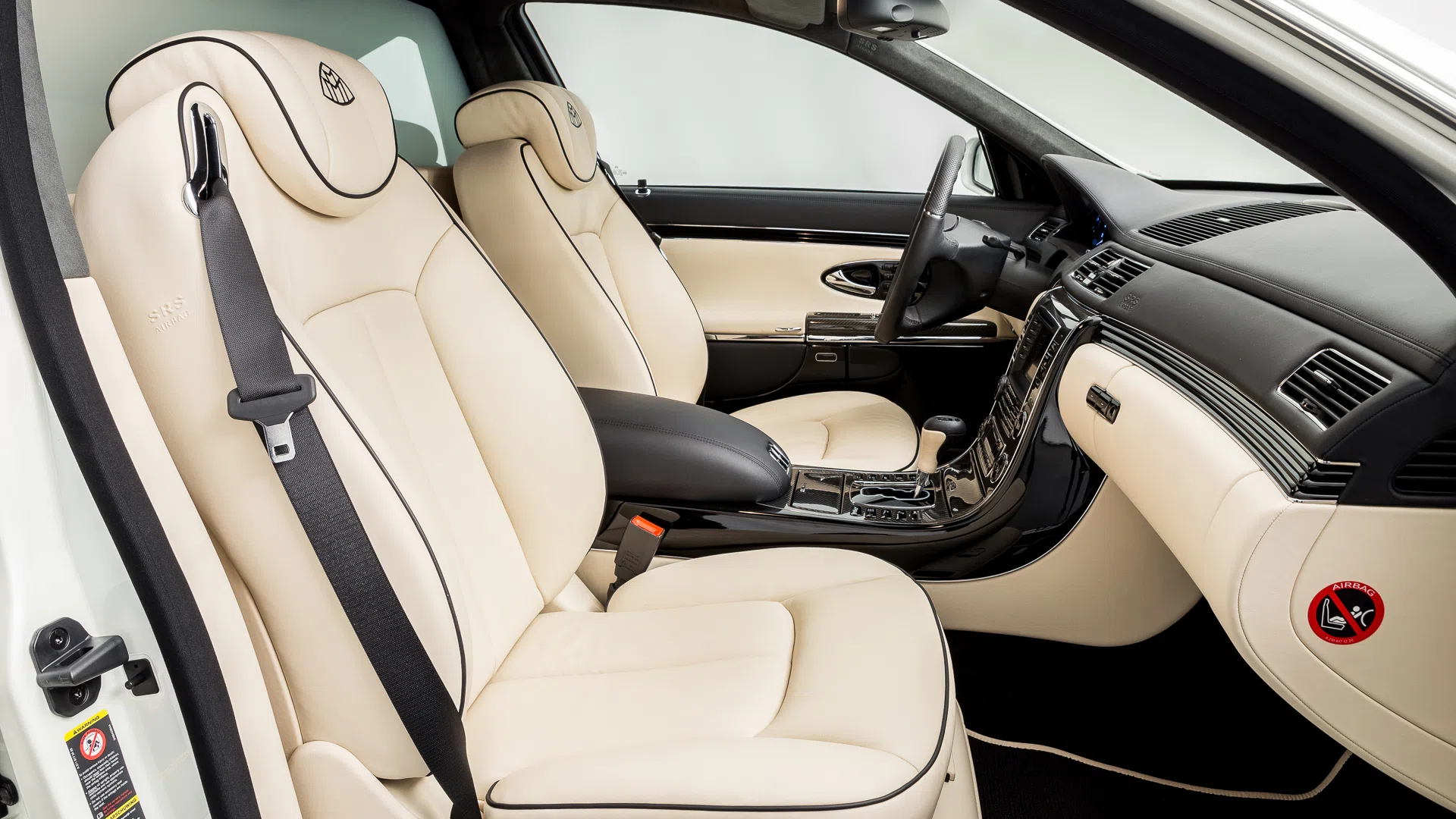 2009 Maybach 62S Landaulet interior, seats, 555A Leather exklusiv beige