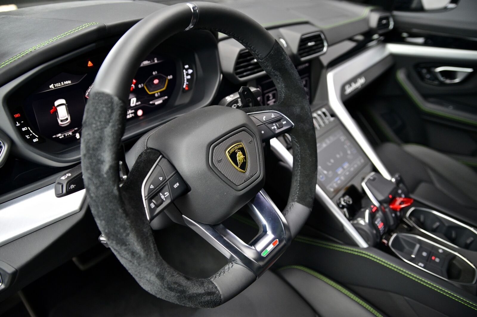2019 Lamborghini Urus, 12/19