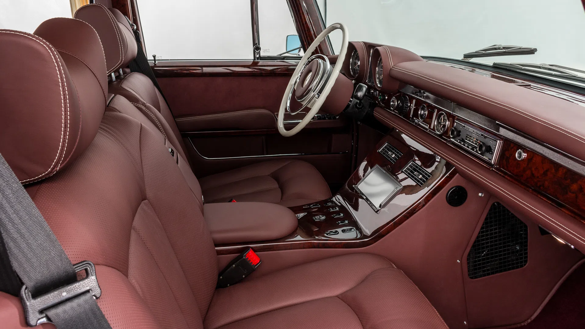 1975 Mercedes-Benz W100 600 Pullman ONE of ONE interior, Maybach AA51 garnet red leather