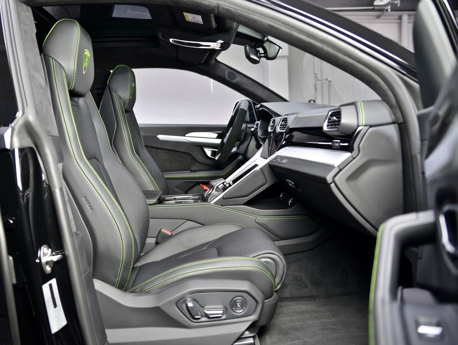 2019 Lamborghini Urus, 18/19