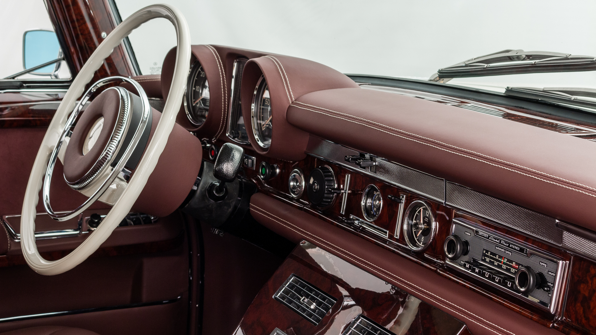 1975 MERCEDES-BENZ W100 600 PULLMAN ONE OF ONE, 4/20