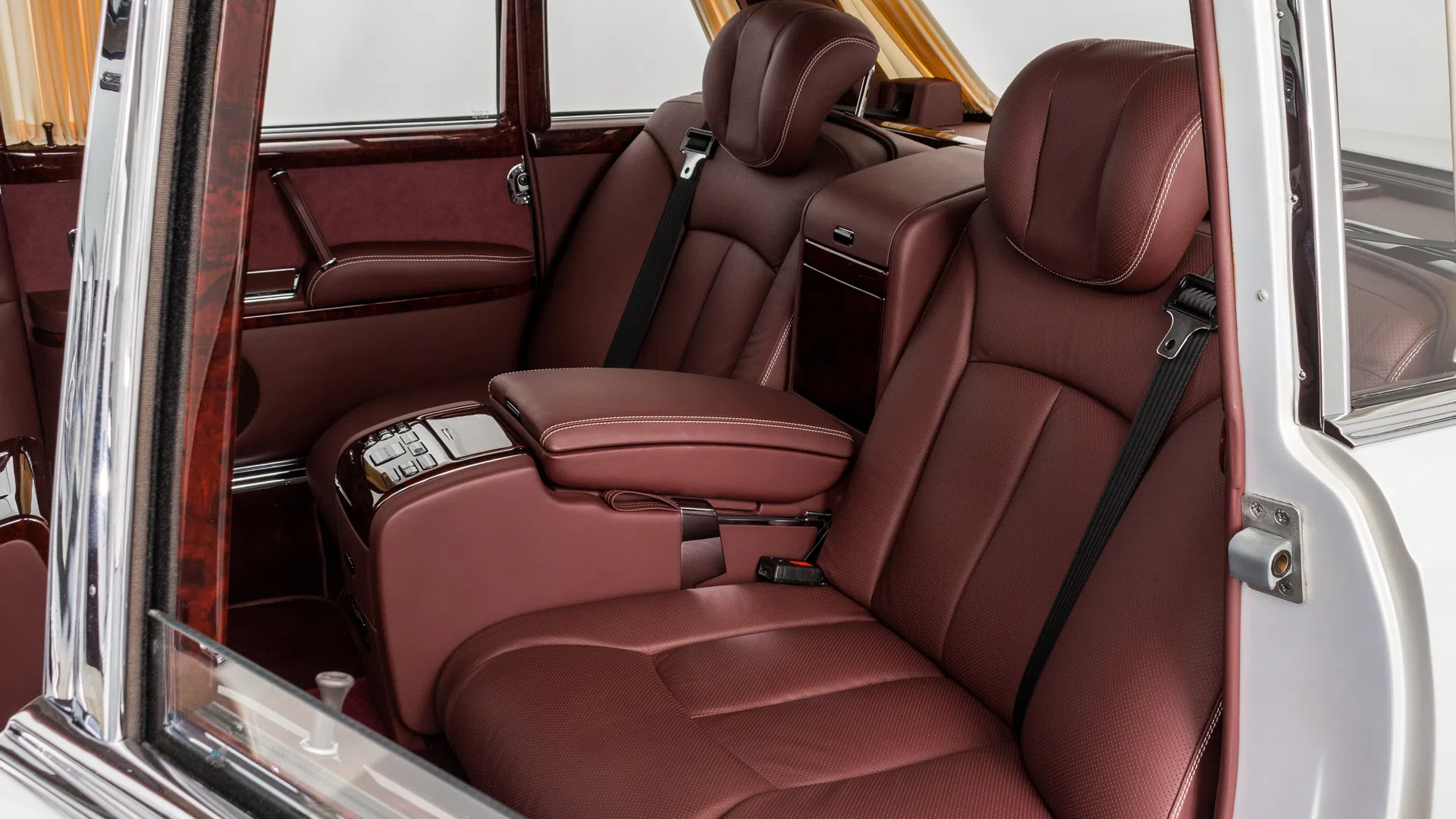 1975 Mercedes-Benz W100 600 Pullman ONE of ONE interior, seats, Maybach AA51 garnet red leather