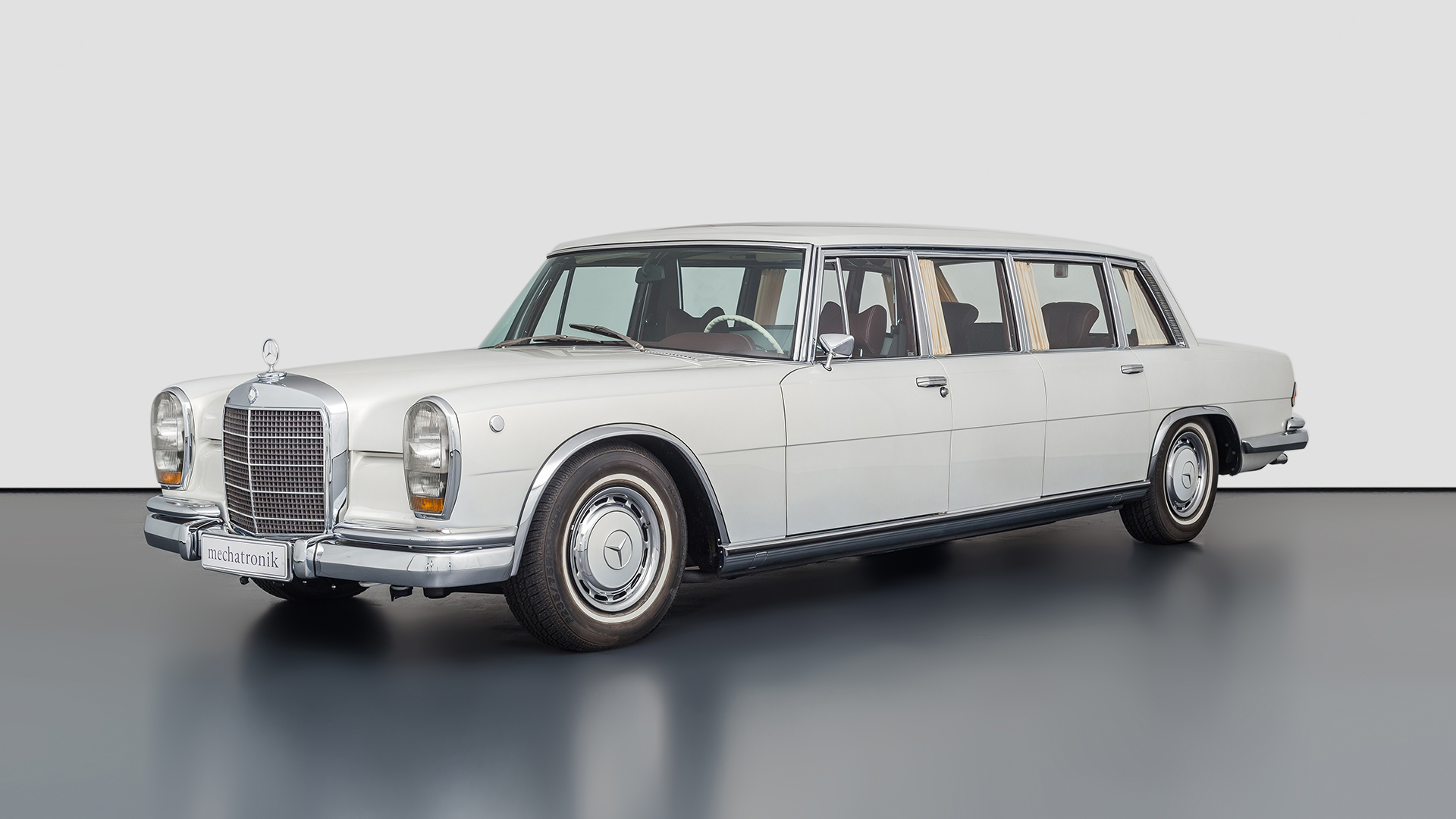1975 MERCEDES-BENZ W100 600 PULLMAN ONE OF ONE, 8/20