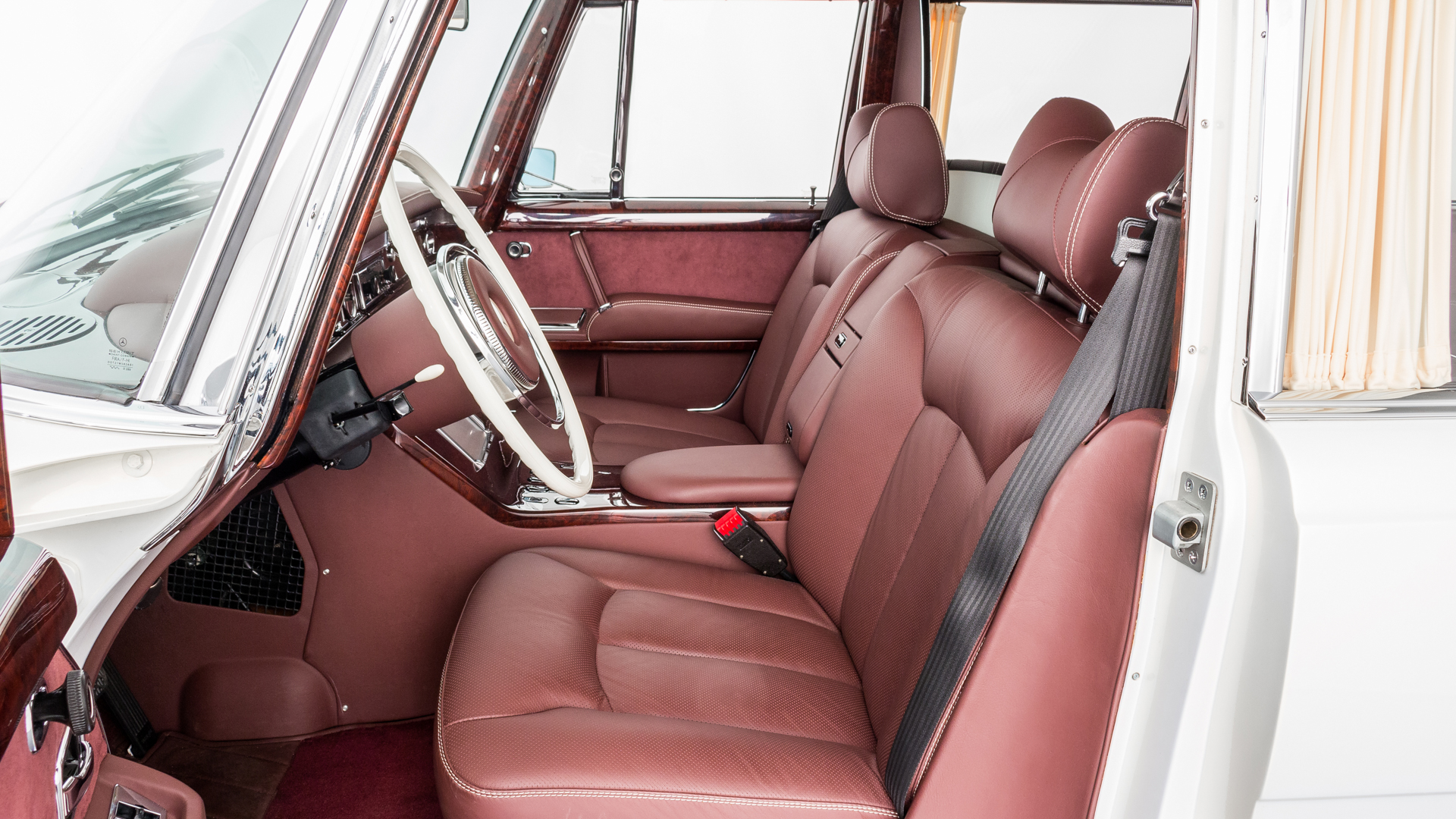 1975 MERCEDES-BENZ W100 600 PULLMAN ONE OF ONE, 9/20