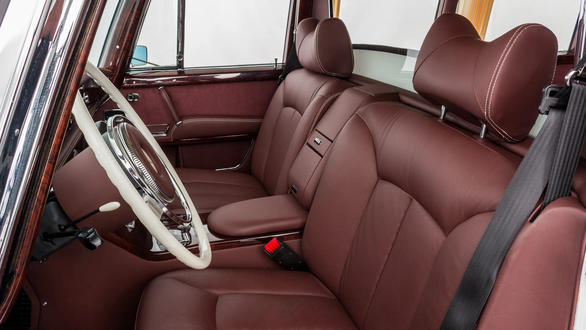 1975 Mercedes-Benz W100 600 Pullman ONE of ONE interior, seats, Maybach AA51 garnet red leather