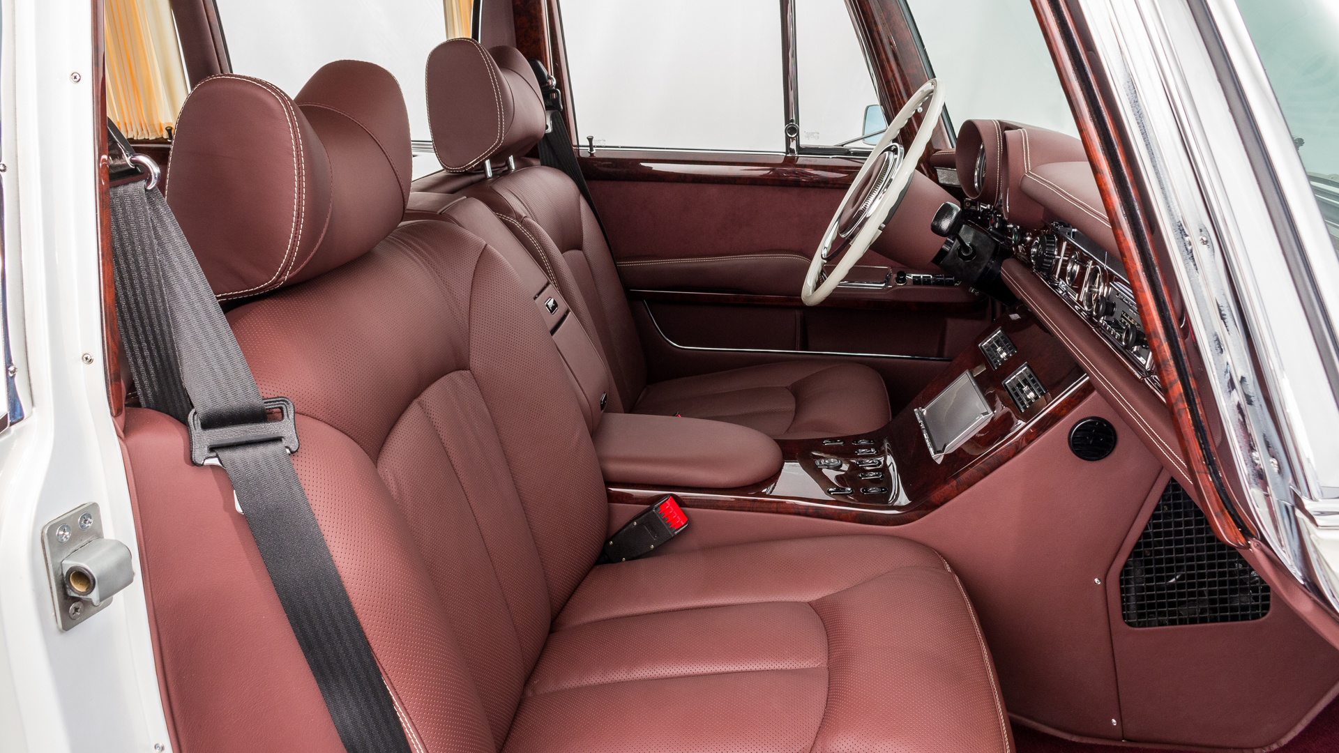 1975 MERCEDES-BENZ W100 600 PULLMAN ONE OF ONE, 14/20