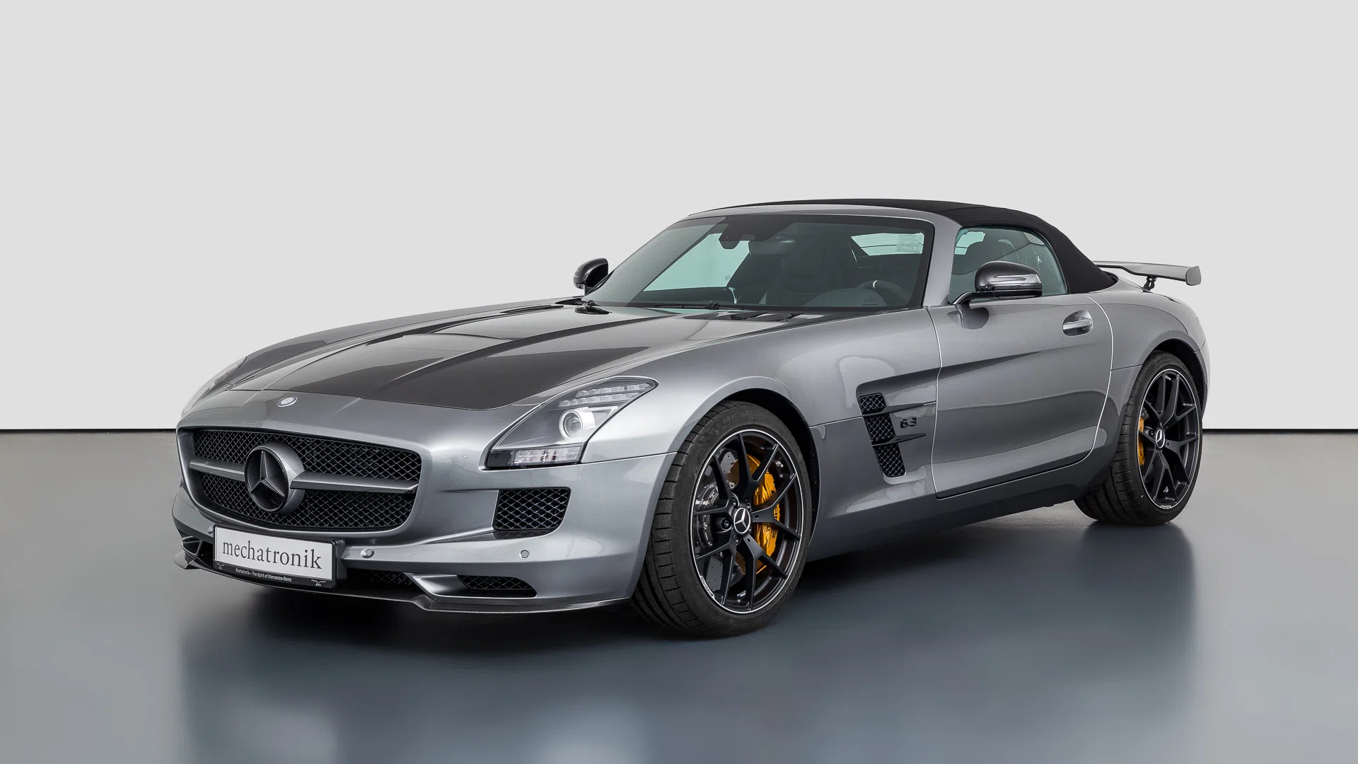 2014 Mercedes-Benz SLS AMG GT Final Edition Roadster for sale, exterior, 756U Himalayagrey metallic