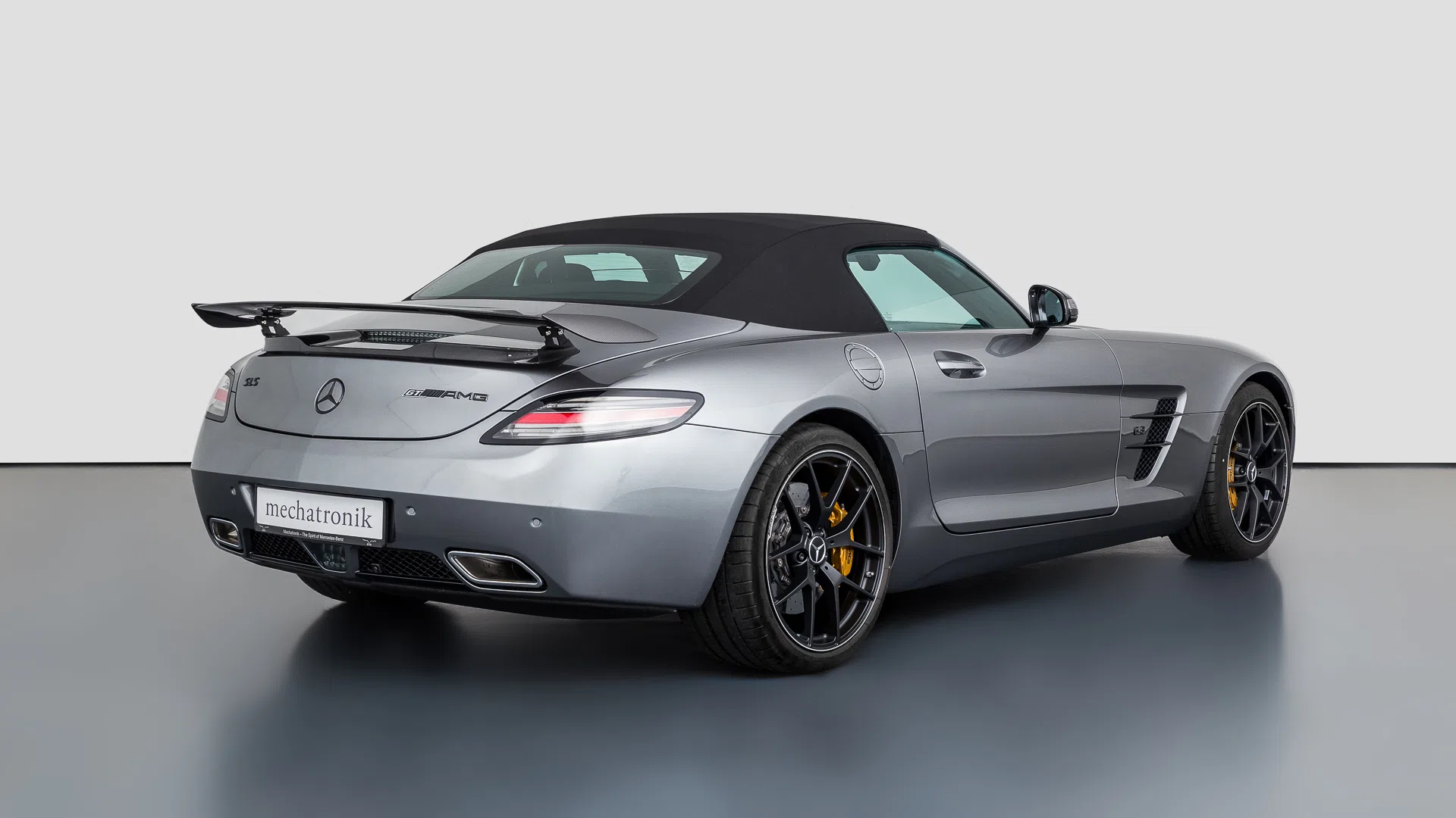 2014 Mercedes-Benz SLS AMG GT Final Edition Roadster for sale, exterior, 756U Himalayagrey metallic