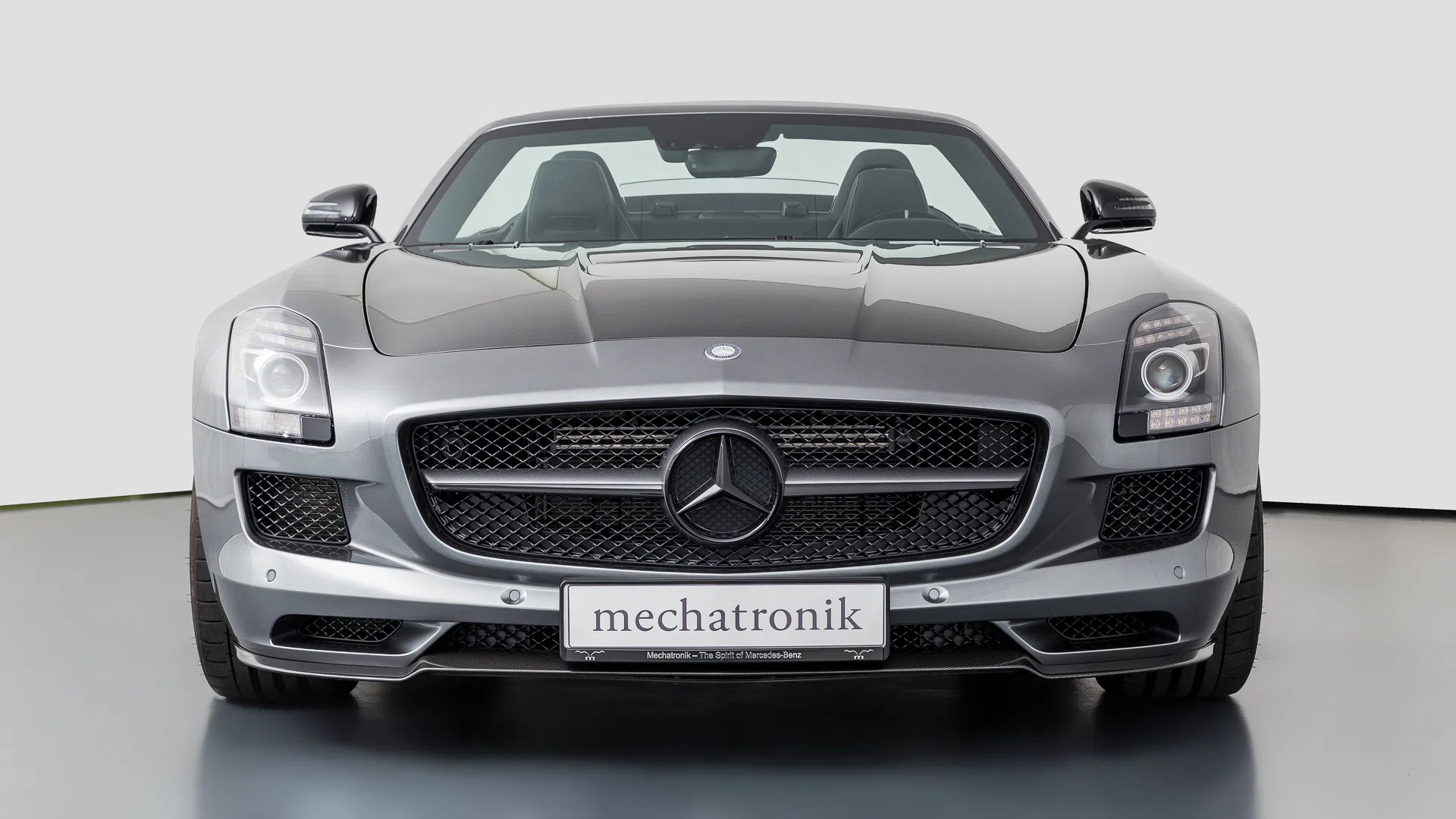 2014 Mercedes-Benz SLS AMG GT Final Edition Roadster for sale, exterior, 756U Himalayagrey metallic