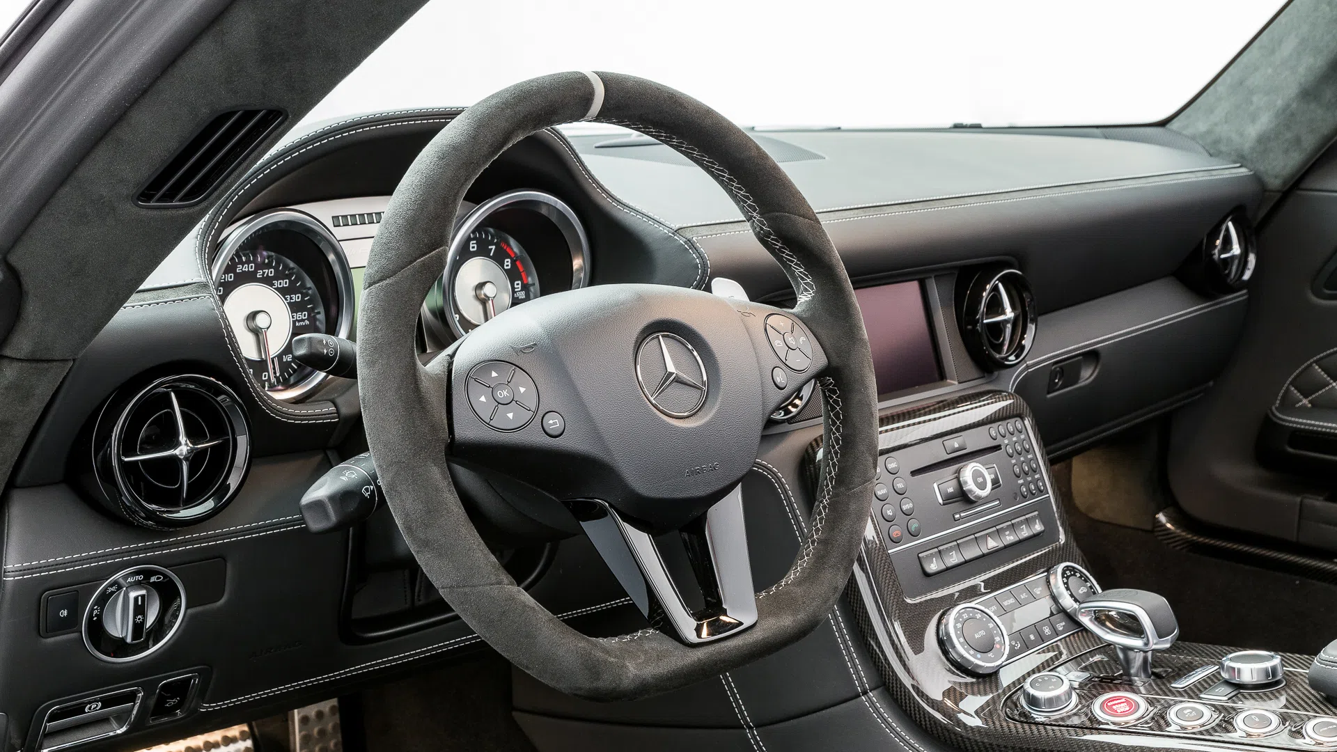 2014 Mercedes-Benz SLS AMG GT Final Edition Roadster interior