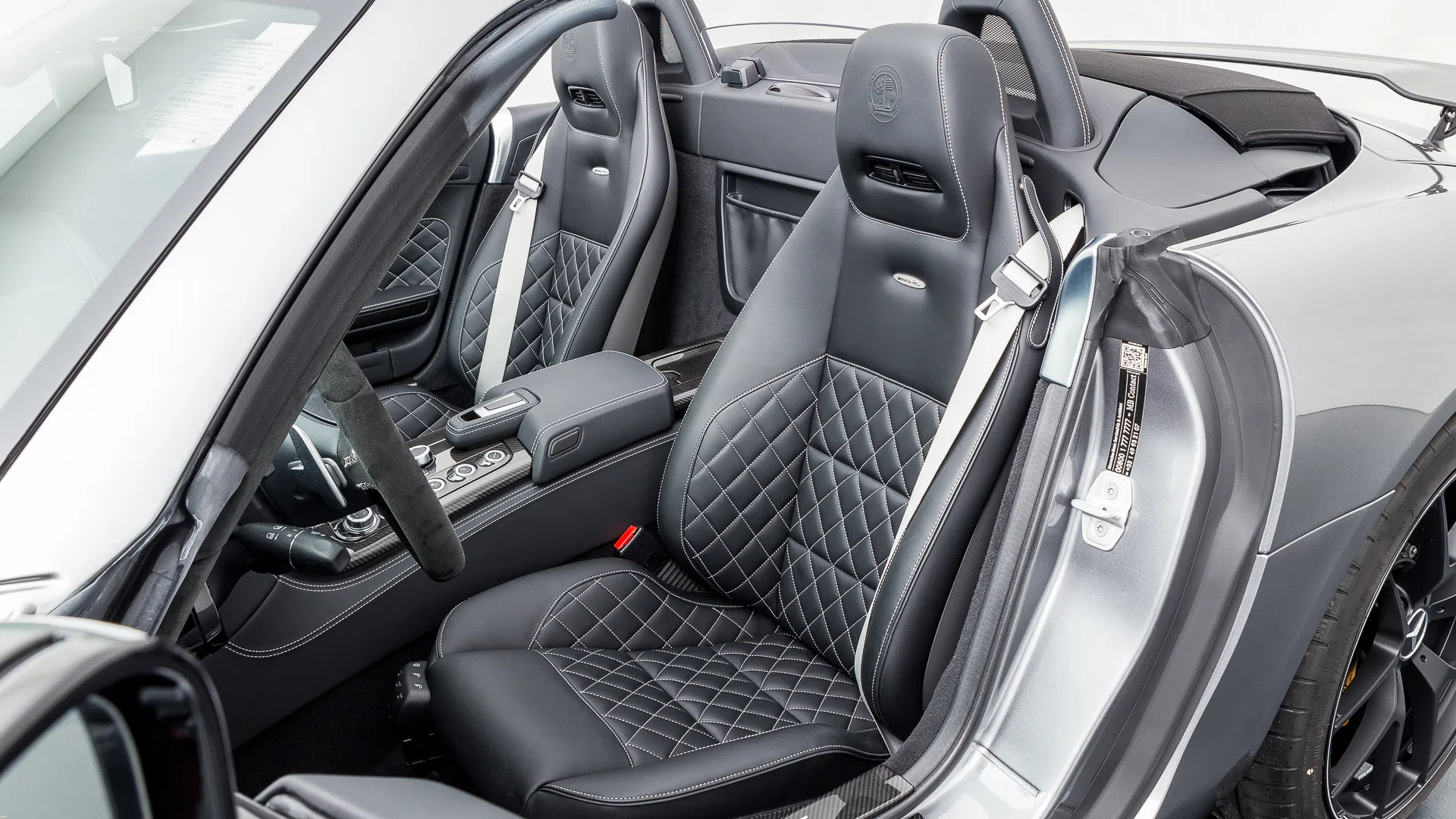 2014 Mercedes-Benz SLS AMG GT Final Edition Roadster interior, seats